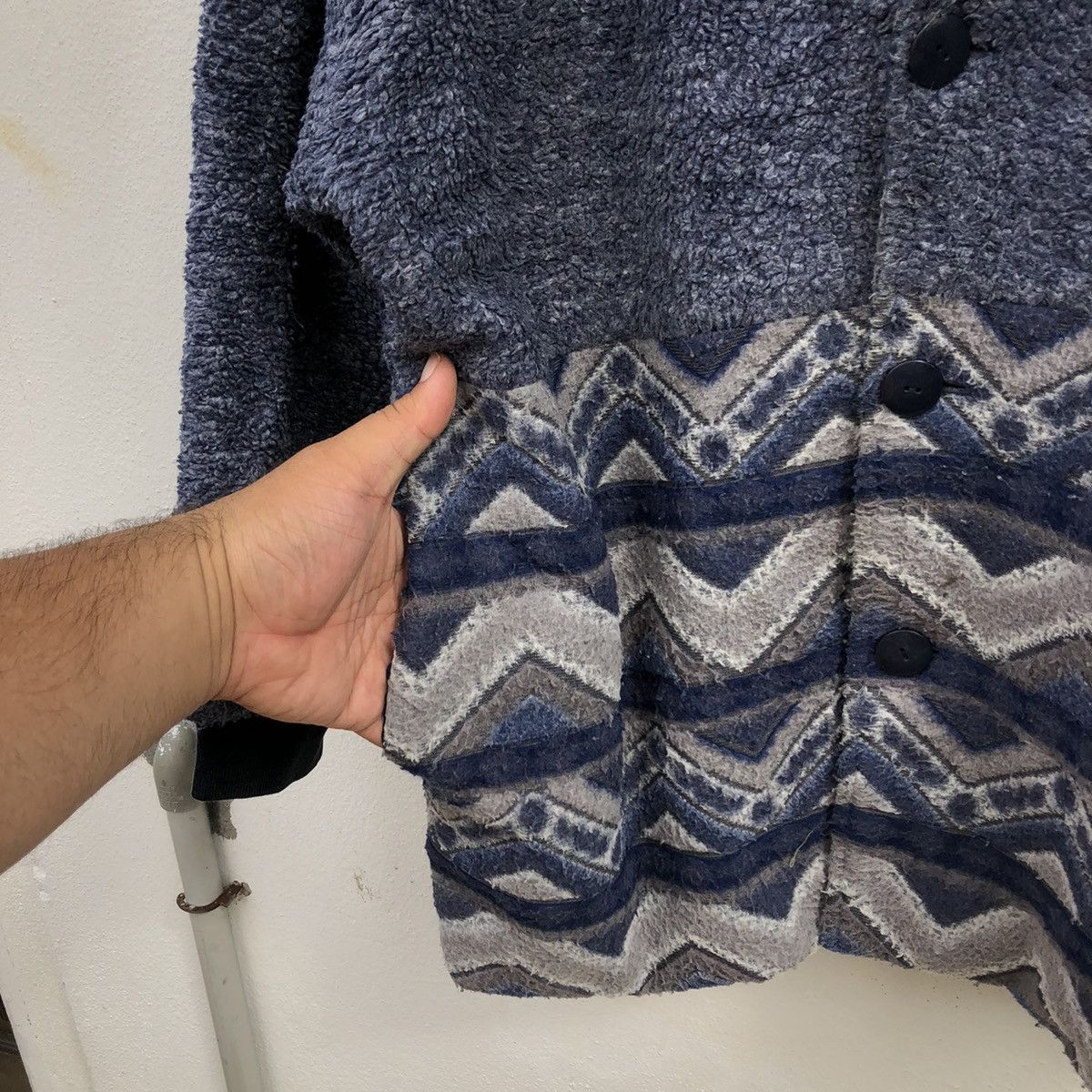 Japanese Brand RARE PRINTED FLEECE AZTEC DESIGN HALF TIME WEAR Size US M / EU 48-50 / 2 - 4 Thumbnail
