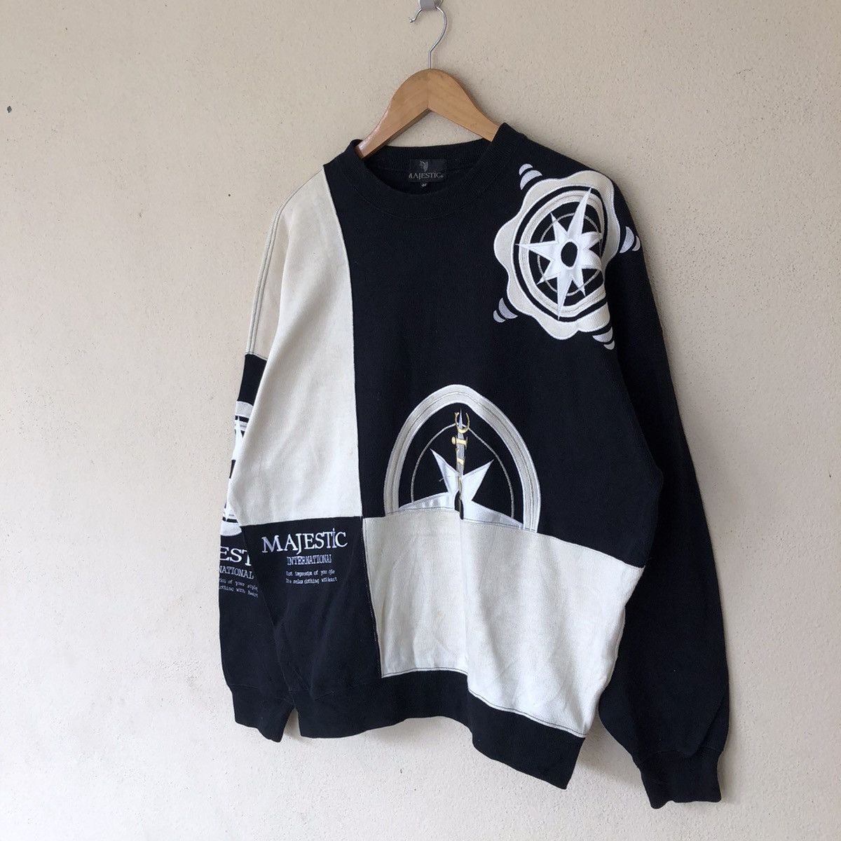 Japanese Brand VINTAGE MAJESTIC EMBROIDERED BIG LOGO SWEATSHIRT Size US M / EU 48-50 / 2 - 2 Thumbnail