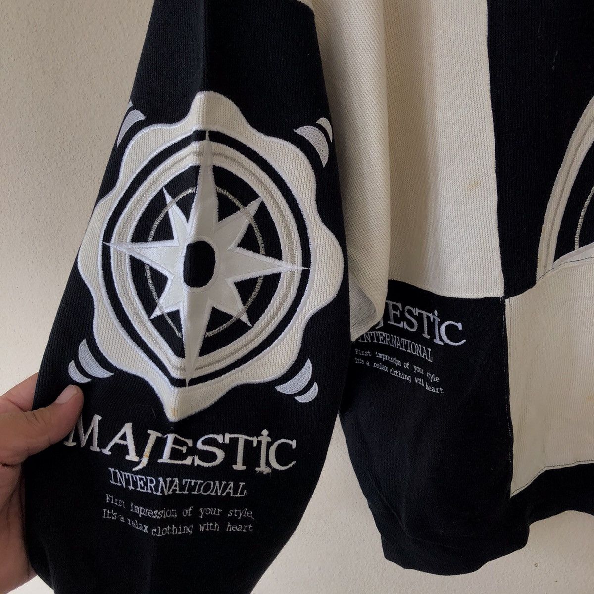 Japanese Brand VINTAGE MAJESTIC EMBROIDERED BIG LOGO SWEATSHIRT Size US M / EU 48-50 / 2 - 8 Thumbnail