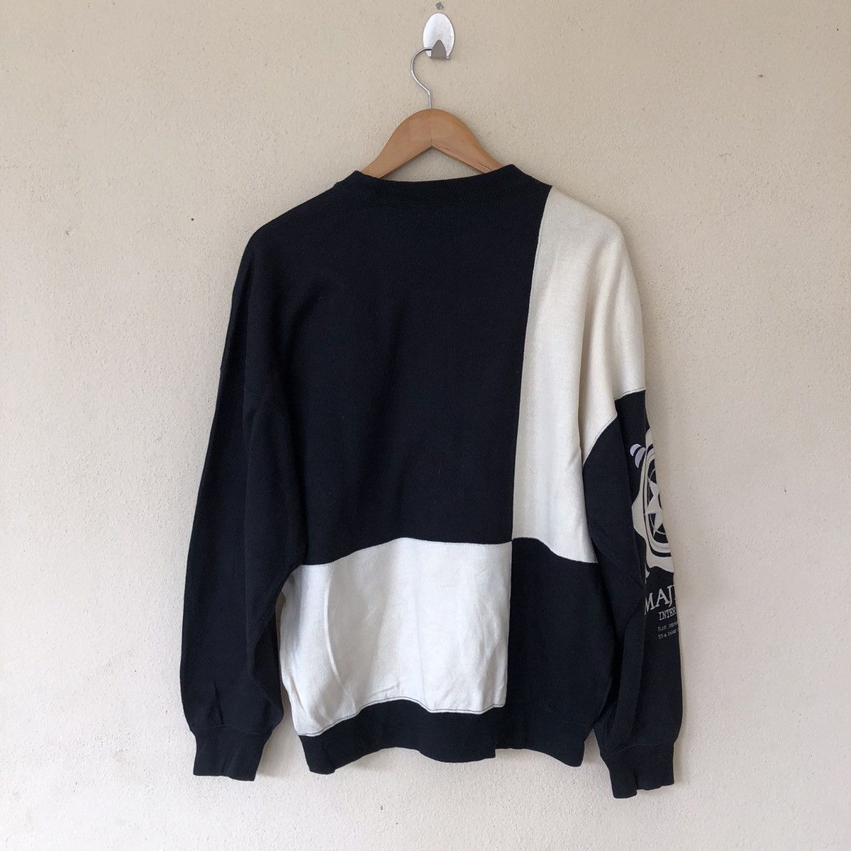 Japanese Brand VINTAGE MAJESTIC EMBROIDERED BIG LOGO SWEATSHIRT Size US M / EU 48-50 / 2 - 9 Thumbnail