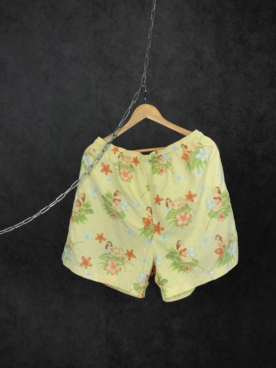Tommy Bahama Tommy Bahama vintage crazy Hawaiian nylon designer shorts Size US 36 / EU 52 - 1 Thumbnail