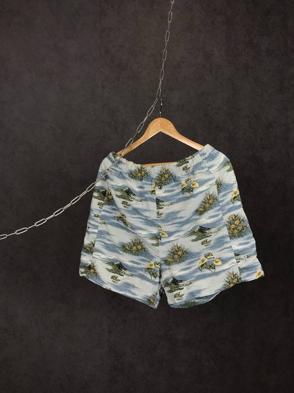 Designer × Tommy Bahama Tommy Bahama vintage crazy Hawaiian nylon designer shorts Size US 36 / EU 52 - 1 Thumbnail