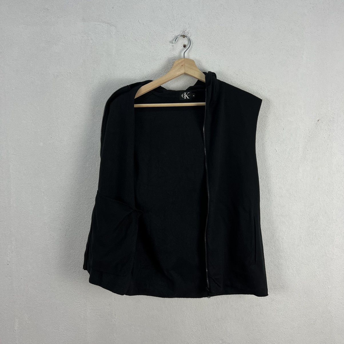 Japanese Brand VINTAGE CALVIN KLEIN VEST TANK TOP Size US M / EU 48-50 / 2 - 8 Thumbnail