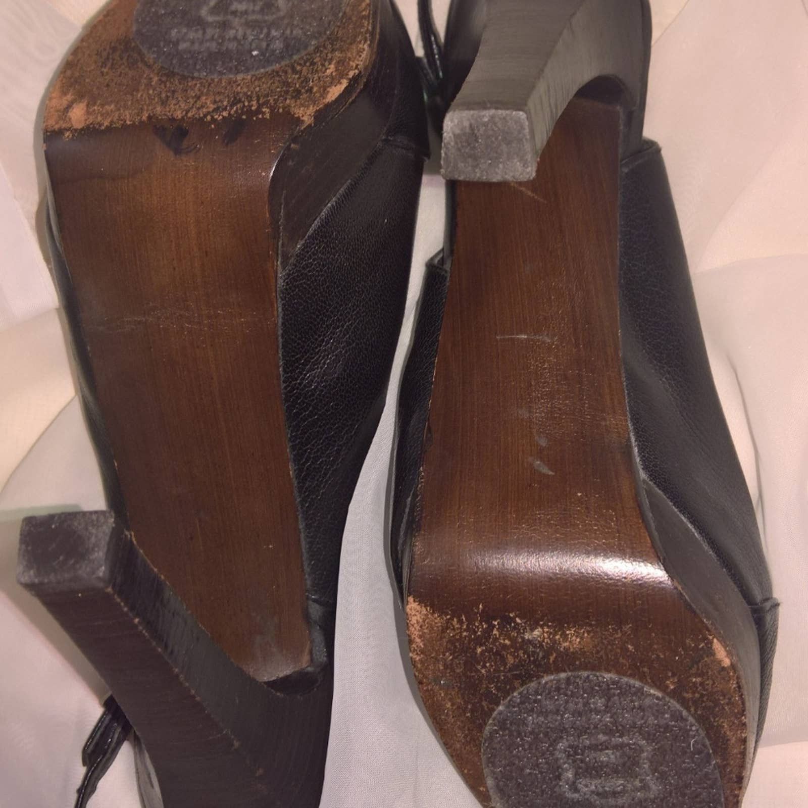 Stuart Weitzman SZ 9 Black Sling Backs EUC