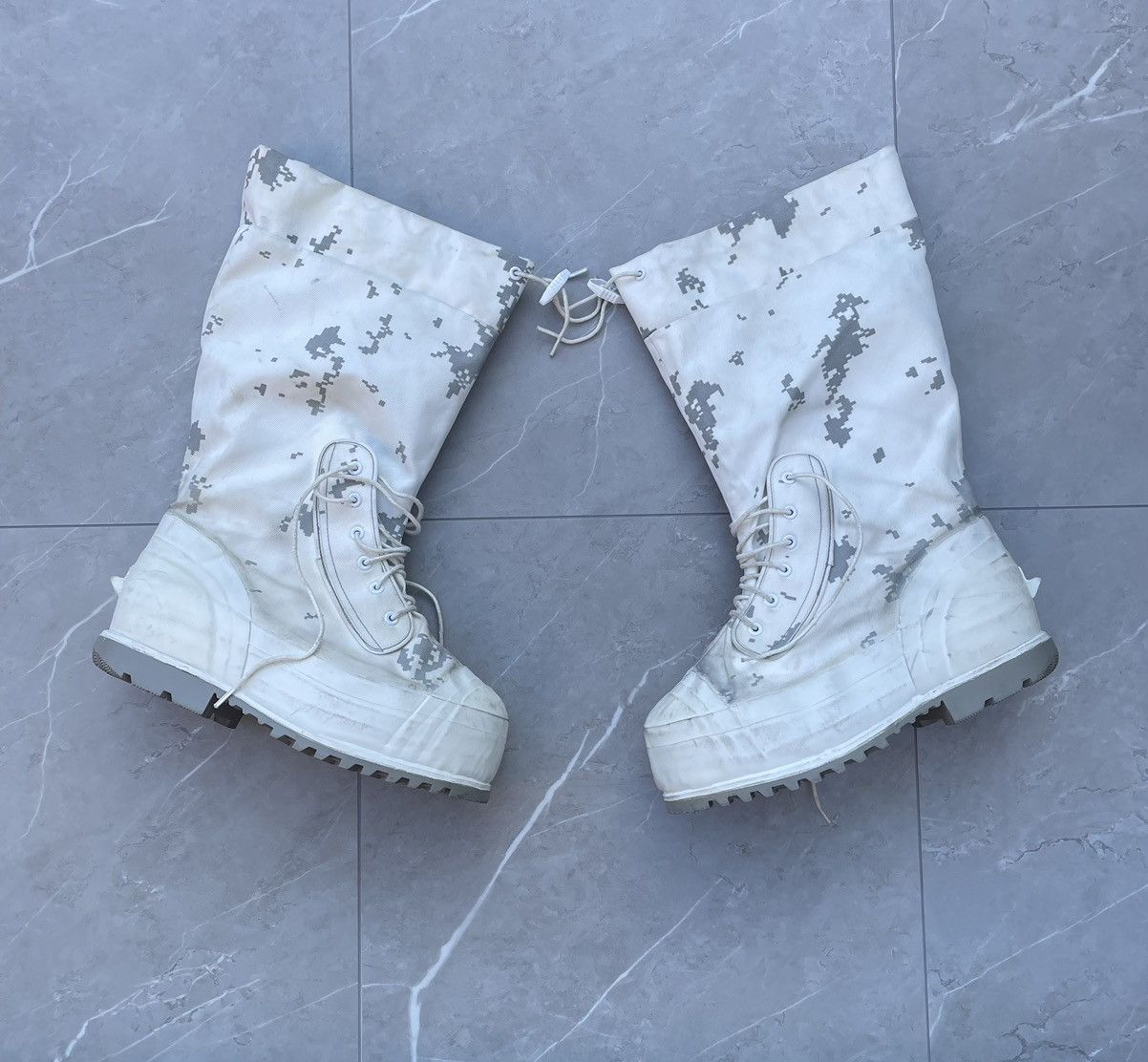 Canadian mukluk boots bunnyboots size 10