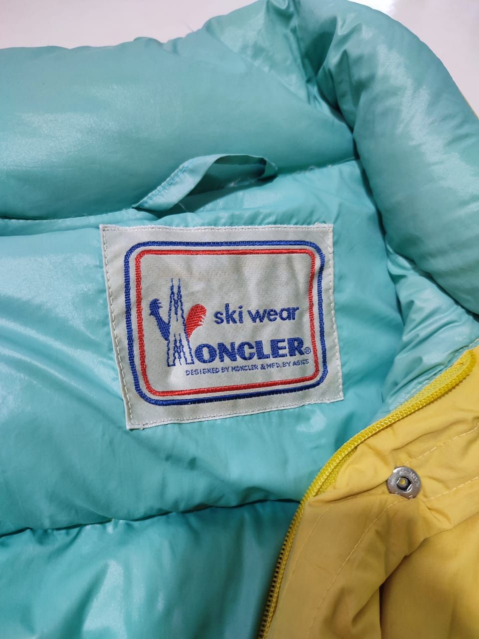 Asics × Moncler Vintage distressed puffer down jacket Size M / US 6-8 / IT 42-44 - 7 Thumbnail