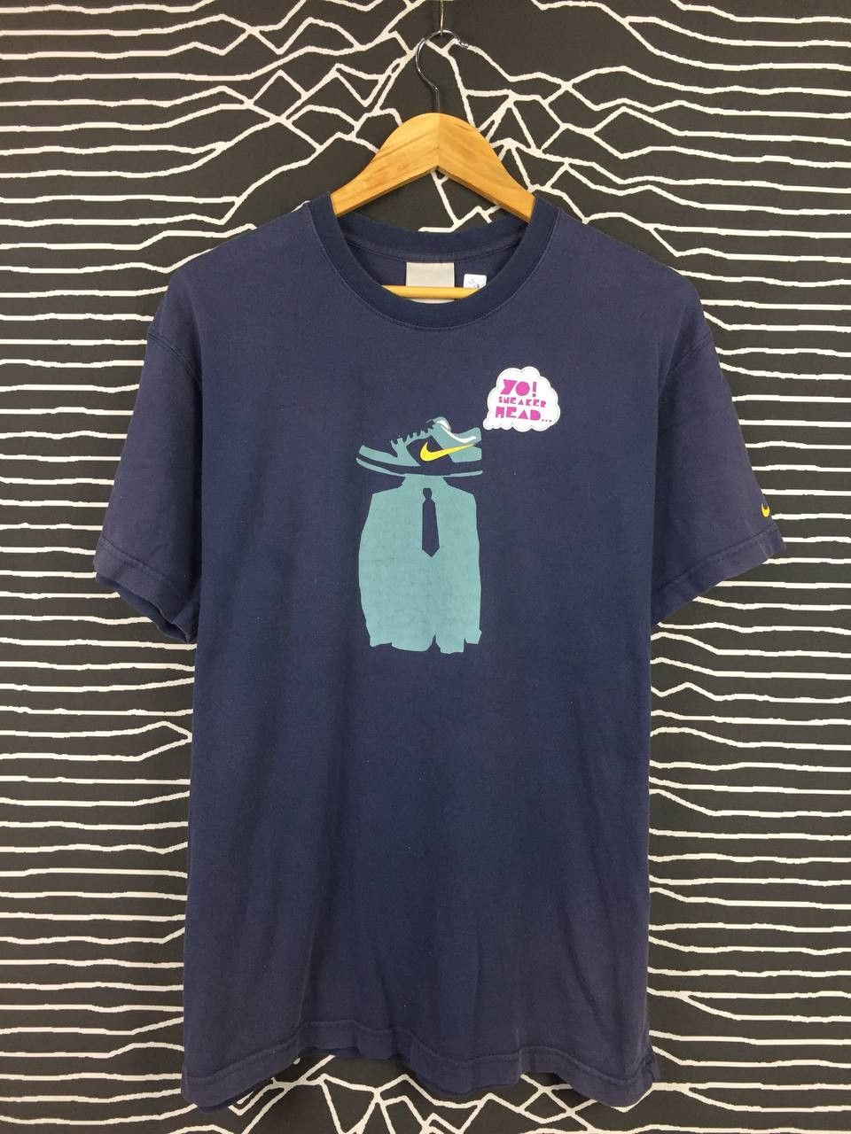 Nike Vtg Y2K Nike SB Dunk Sneakerhead Swoosh Graphic Tee Size US XL / EU 56 / 4 - 1 Thumbnail