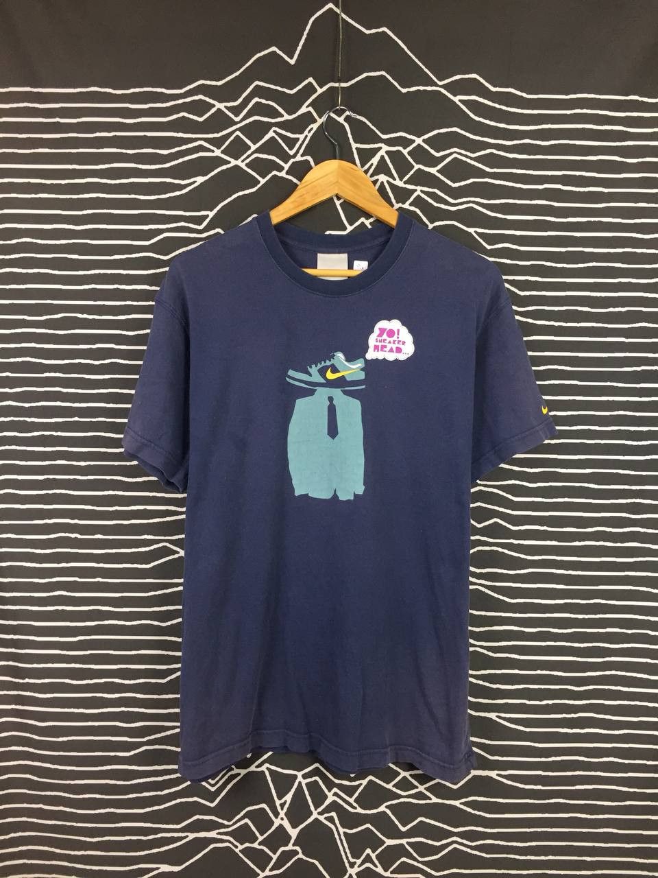 Nike Vtg Y2K Nike SB Dunk Sneakerhead Swoosh Graphic Tee Size US XL / EU 56 / 4 - 2 Thumbnail