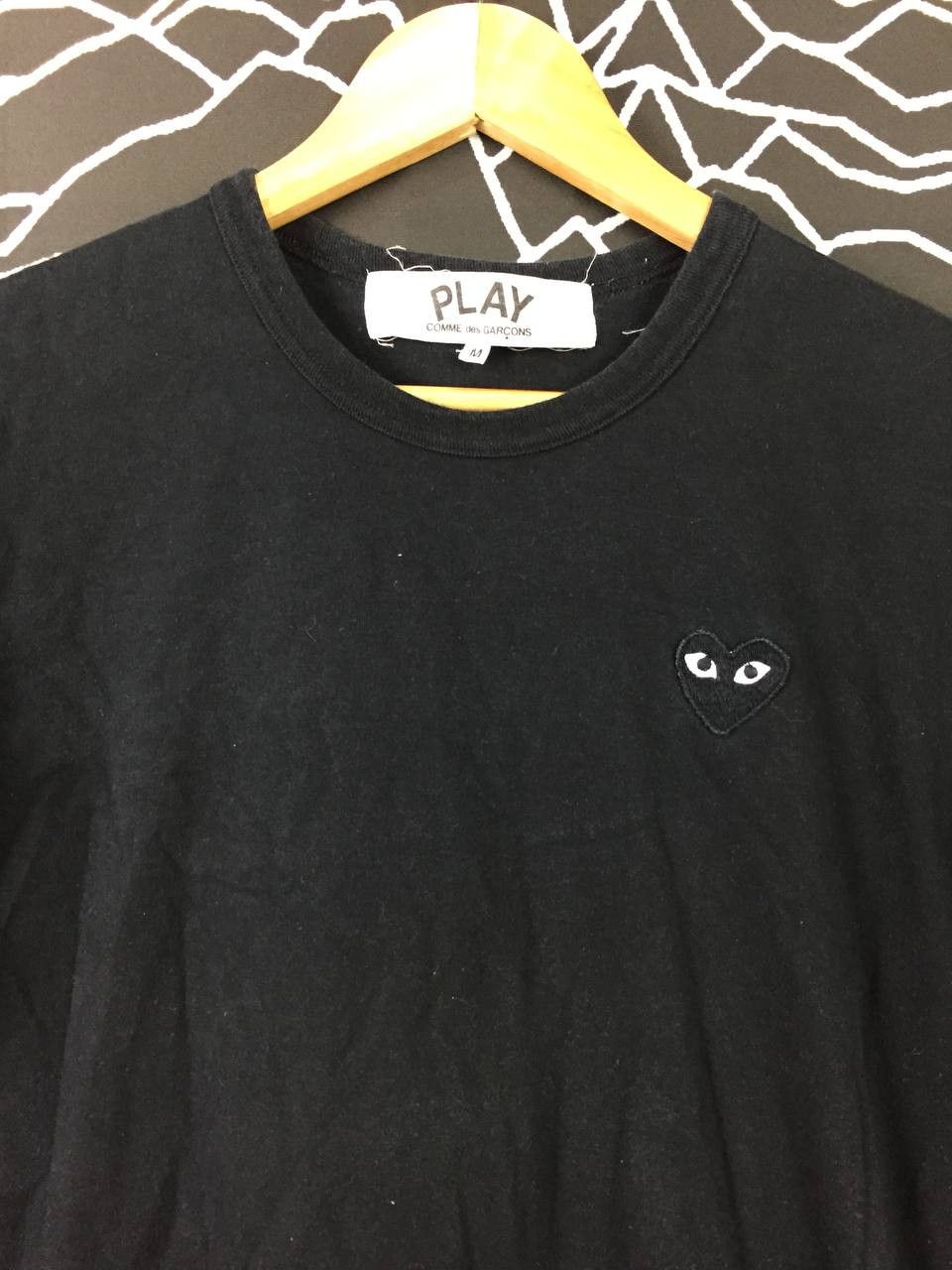 Comme des Garcons AD2007 Comme Des Garcons Play Black on Black Heart LogoTee Size US M / EU 48-50 / 2 - 3 Thumbnail