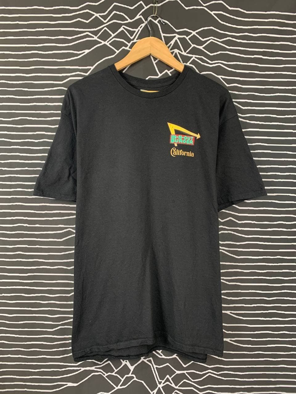 Vintage Vtg In N Out Burger Graphic Tee Size US XL / EU 56 / 4 - 3 Thumbnail