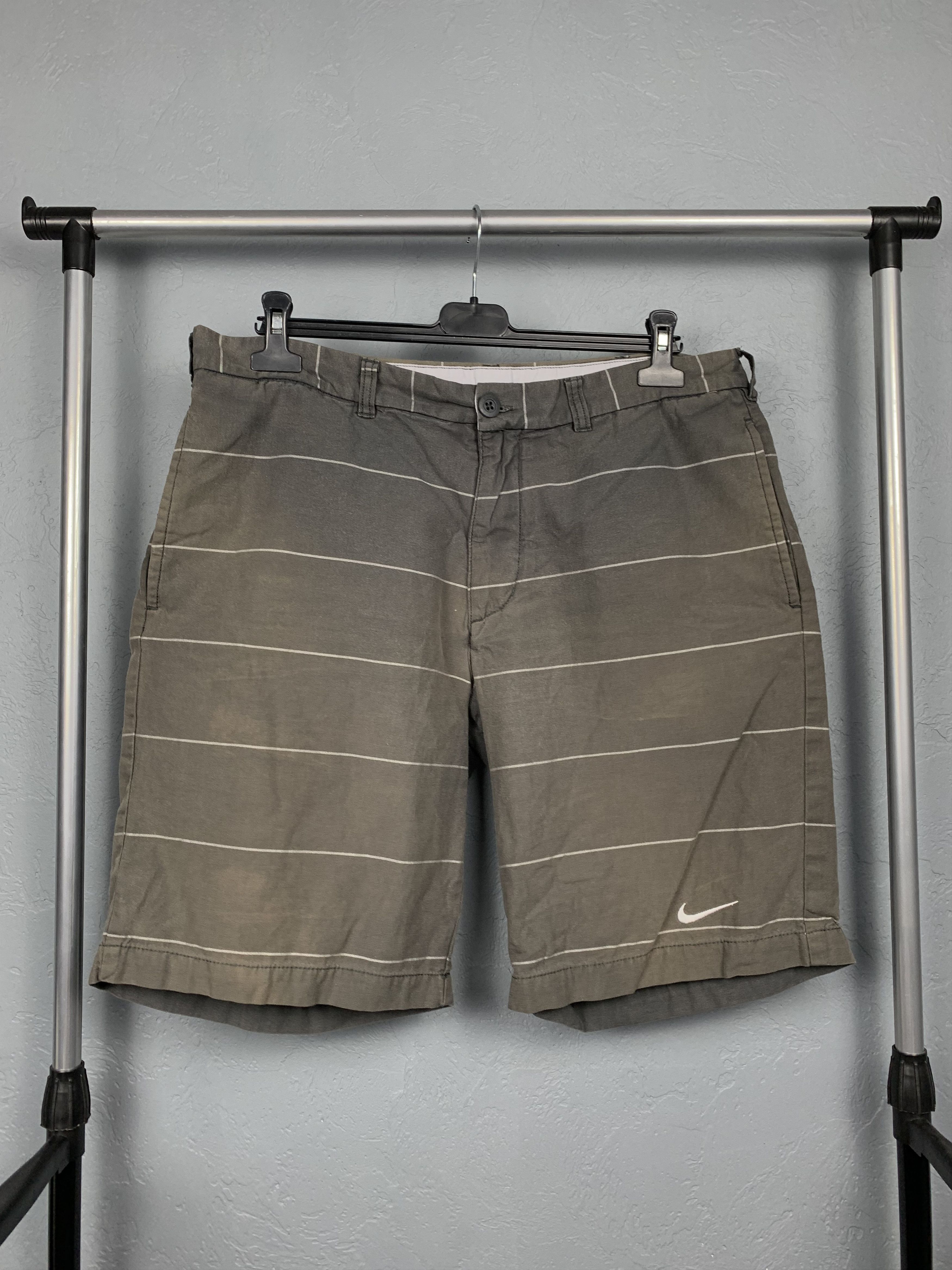 Nike × Vintage Nike Vintage Sun Faded Mens Shorts Y2K Size US 36 / EU 52 - 1 Thumbnail