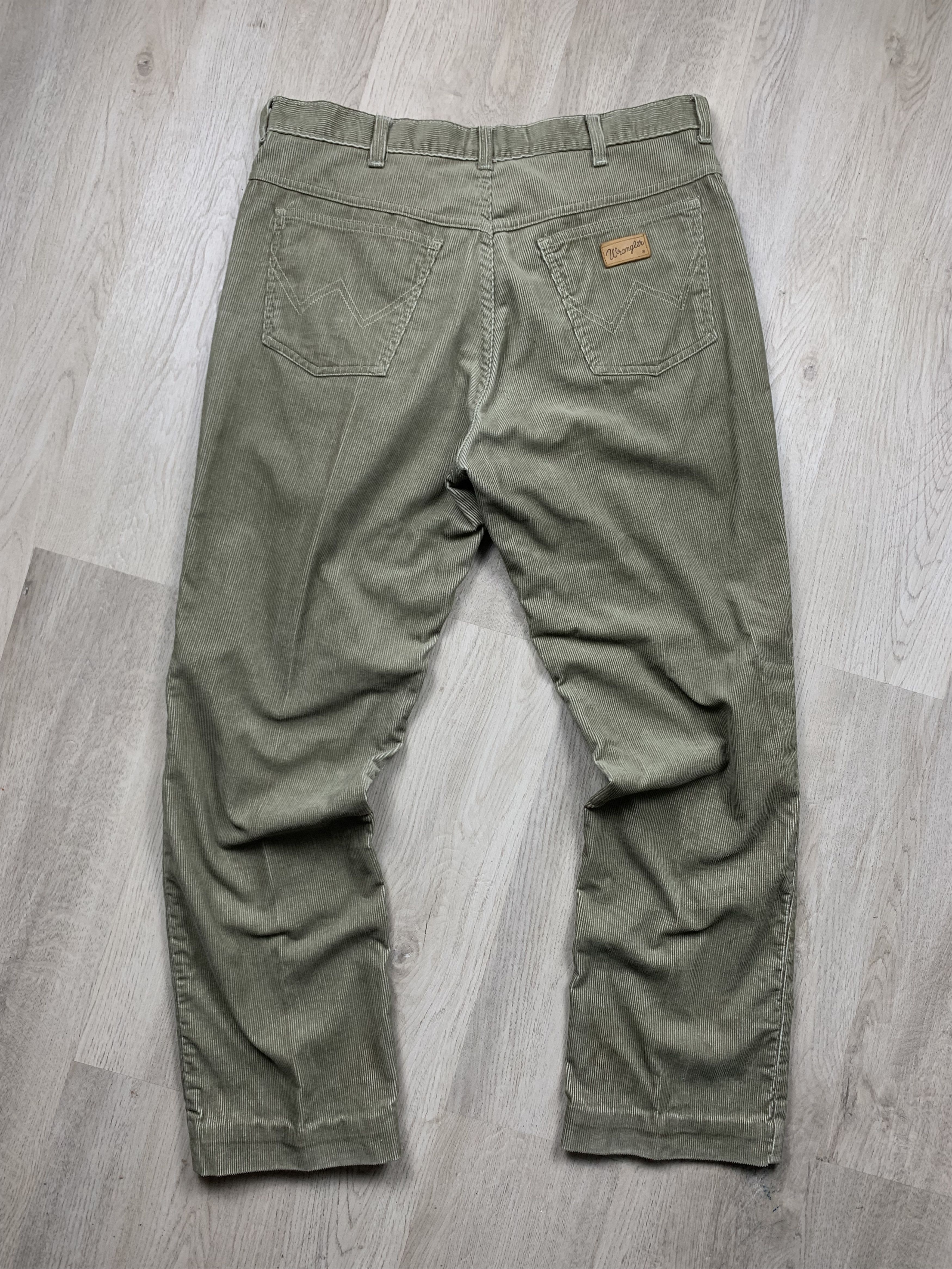 Vintage × Wrangler Wrangler Vintage Mens Corduroy Denim Pants Size US 36 / EU 52 - 1 Thumbnail