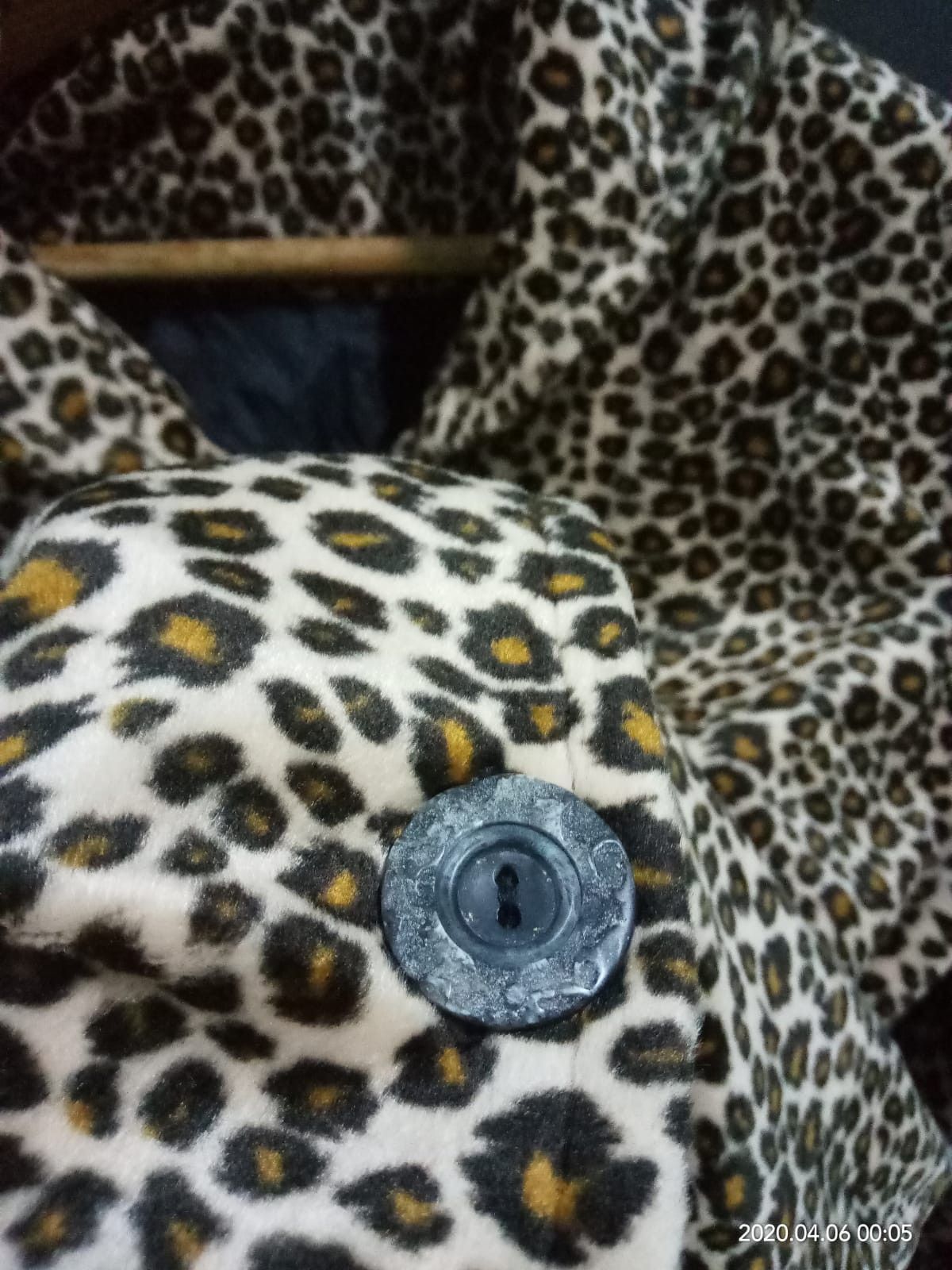 Japanese Brand Vintage Tribal Leopard Velvet Hoodi Jacket Punk RocknRoll Size US M / EU 48-50 / 2 - 7 Thumbnail