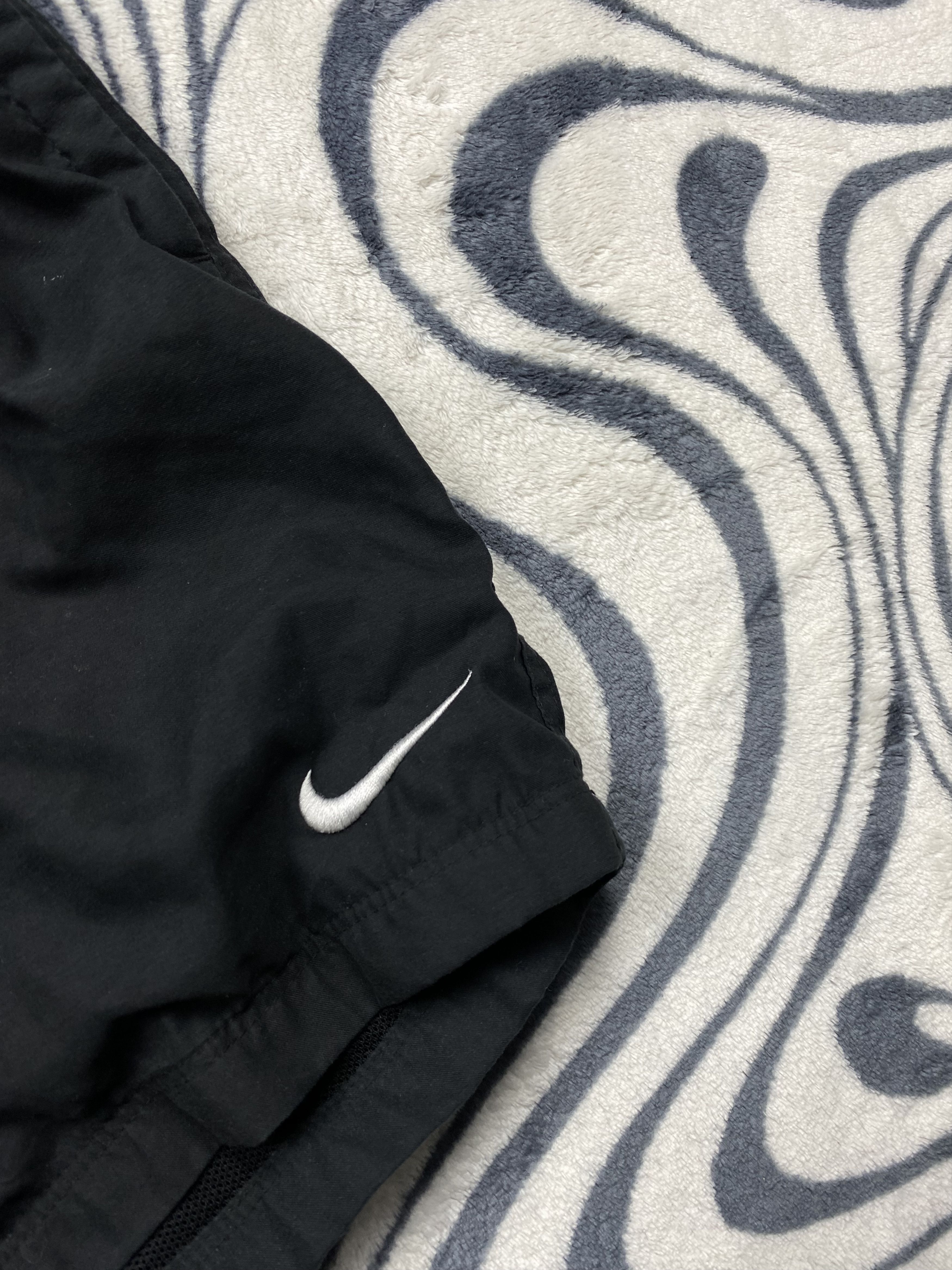 Nike × Vintage Vintage Nike Mens Nylon Shorts Y2K Size US 34 / EU 50 - 3 Thumbnail
