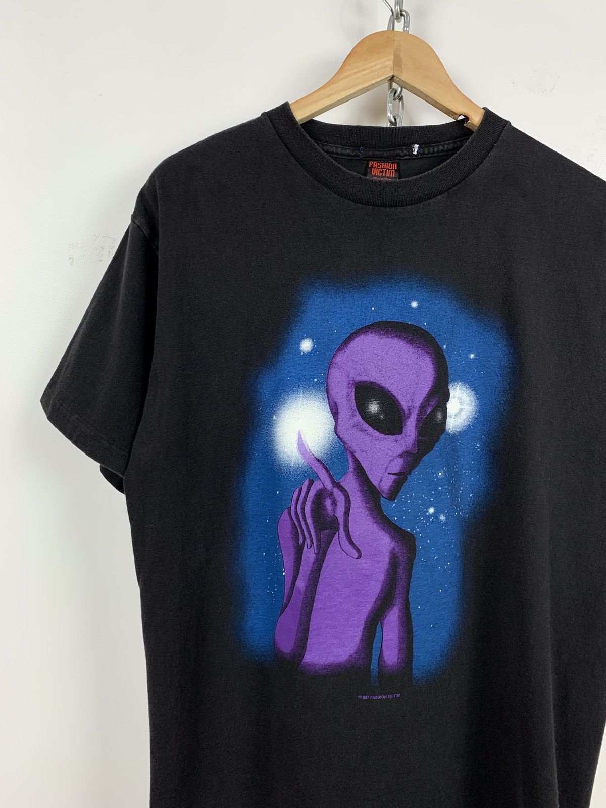 Fashion Victim 1997 Vintage Fashion Victim Purple Alien Single Stitch Tee Size US L / EU 52-54 / 3 - 2 Thumbnail