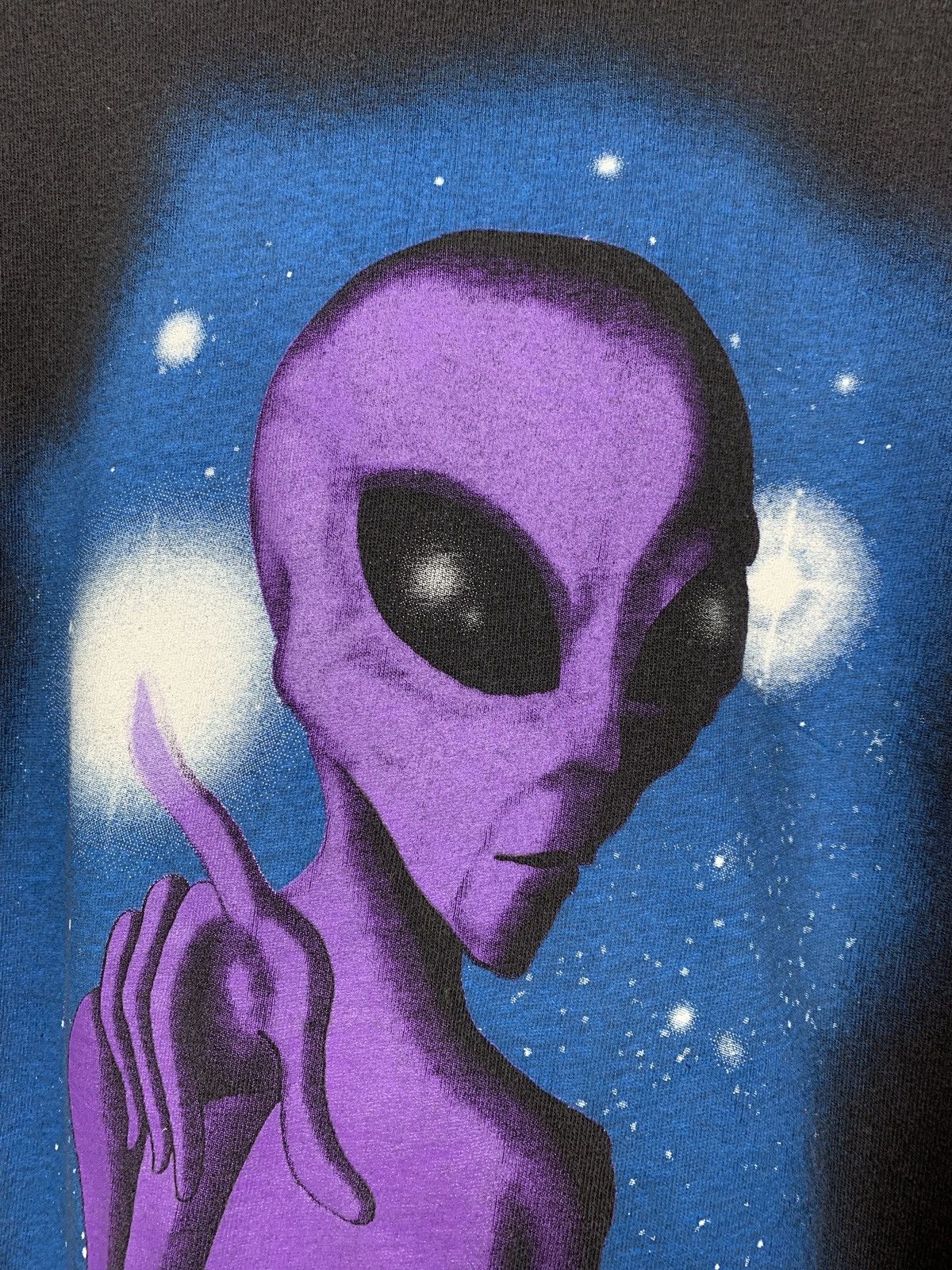 Fashion Victim 1997 Vintage Fashion Victim Purple Alien Single Stitch Tee Size US L / EU 52-54 / 3 - 7 Thumbnail