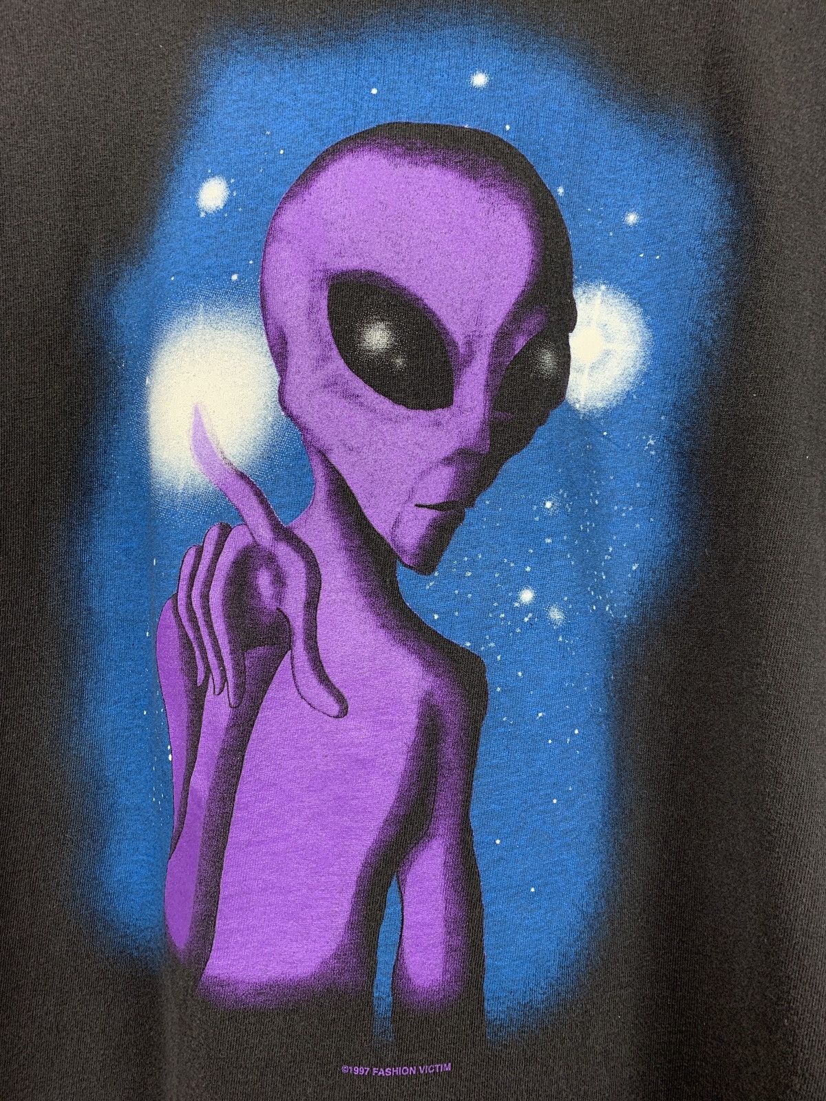 Fashion Victim 1997 Vintage Fashion Victim Purple Alien Single Stitch Tee Size US L / EU 52-54 / 3 - 6 Thumbnail