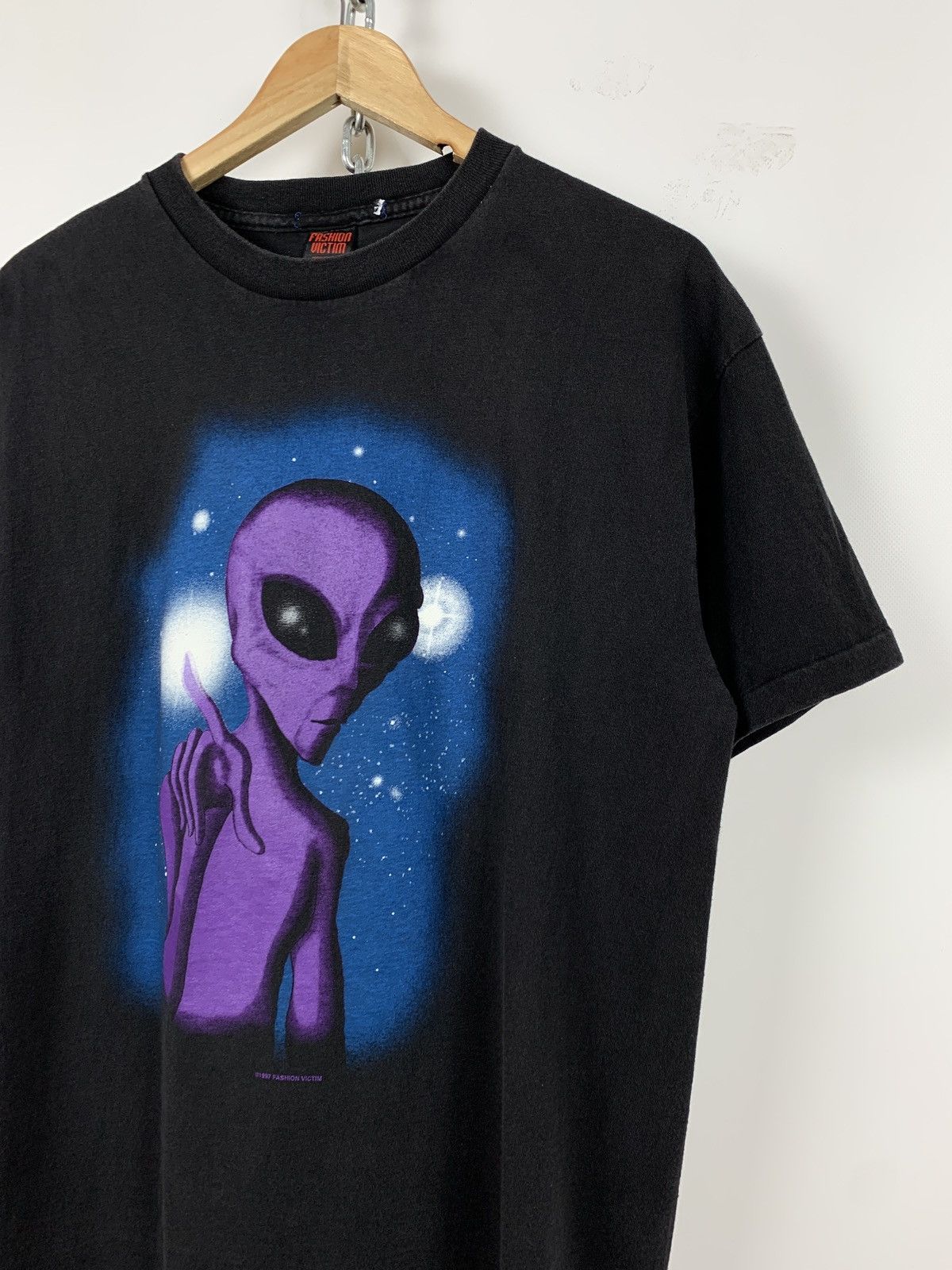 Fashion Victim 1997 Vintage Fashion Victim Purple Alien Single Stitch Tee Size US L / EU 52-54 / 3 - 3 Thumbnail