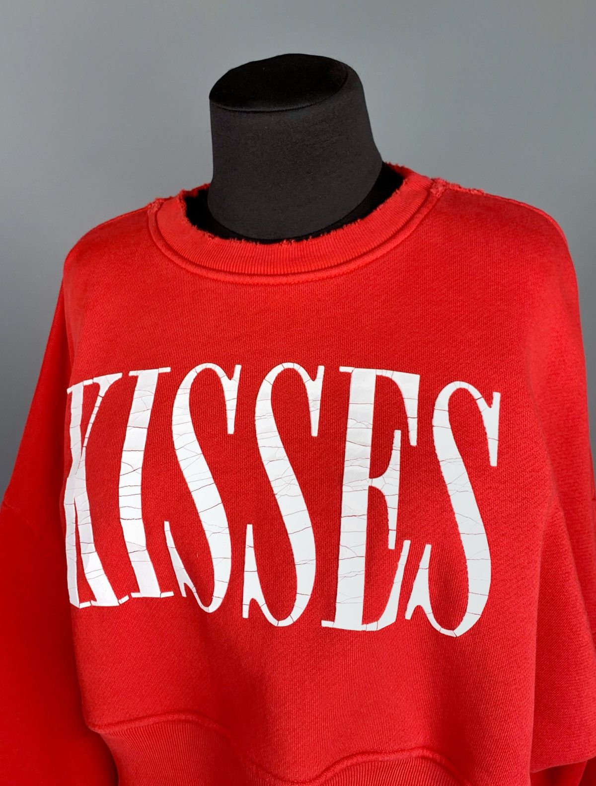 Amiri Women's AMIRI KISSES Distressed Cropped Red Sweatshirt Size XS / US 0-2 / IT 36-38 - 6 Thumbnail