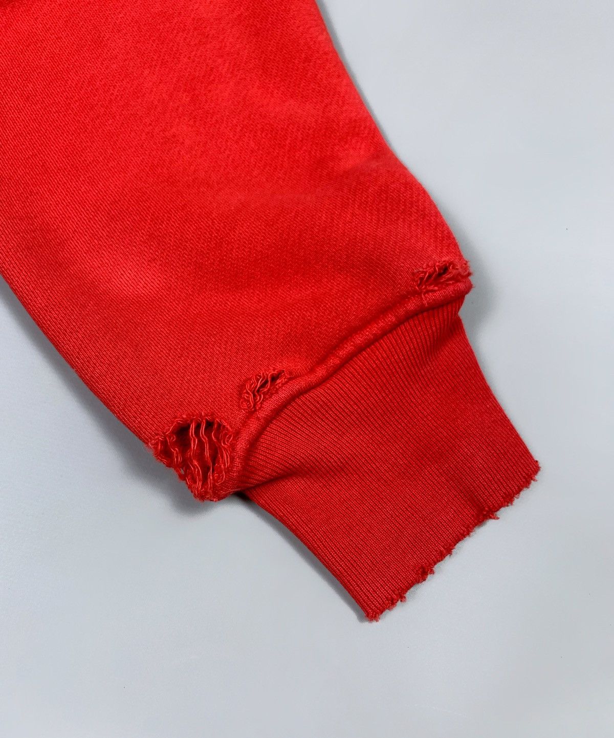 Amiri Women's AMIRI KISSES Distressed Cropped Red Sweatshirt Size XS / US 0-2 / IT 36-38 - 10 Thumbnail