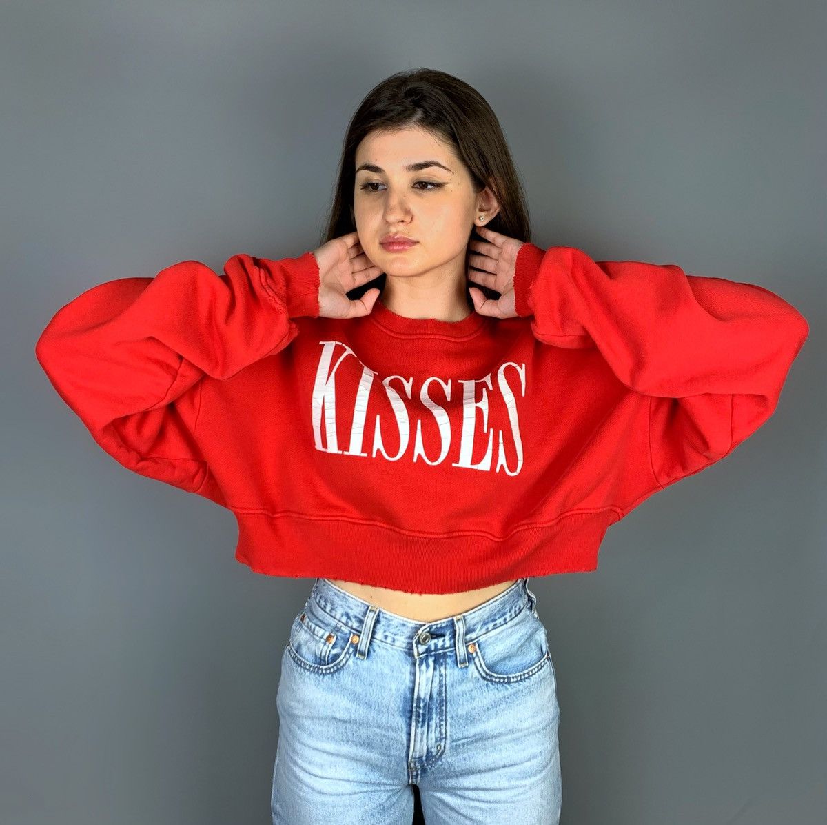 Amiri Women's AMIRI KISSES Distressed Cropped Red Sweatshirt Size XS / US 0-2 / IT 36-38 - 3 Thumbnail