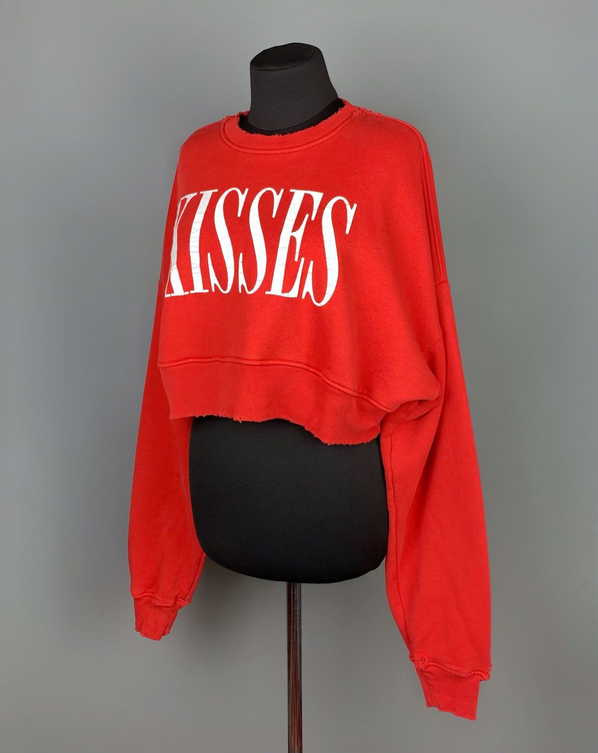 Amiri Women's AMIRI KISSES Distressed Cropped Red Sweatshirt Size XS / US 0-2 / IT 36-38 - 5 Thumbnail