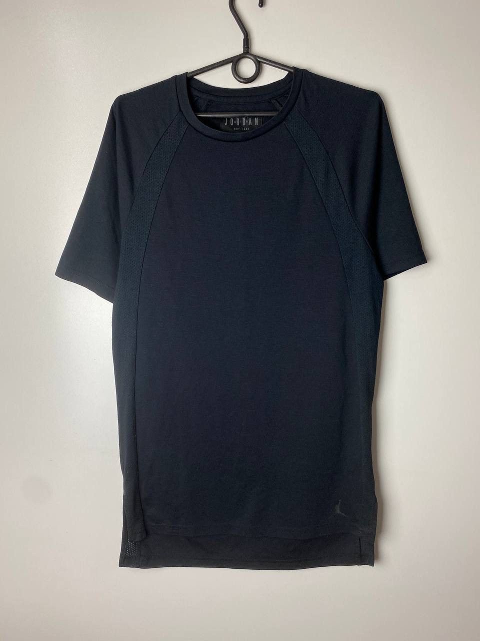 Jordan Brand × Nike Jordan Nike t-shirt size S Size US S / EU 44-46 / 1 - 1 Thumbnail