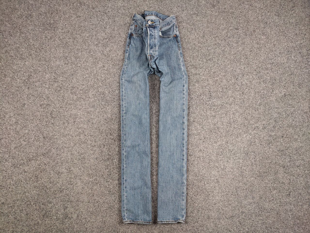 Vintage Levis 501 mens classic USA wash Denim Jeans
