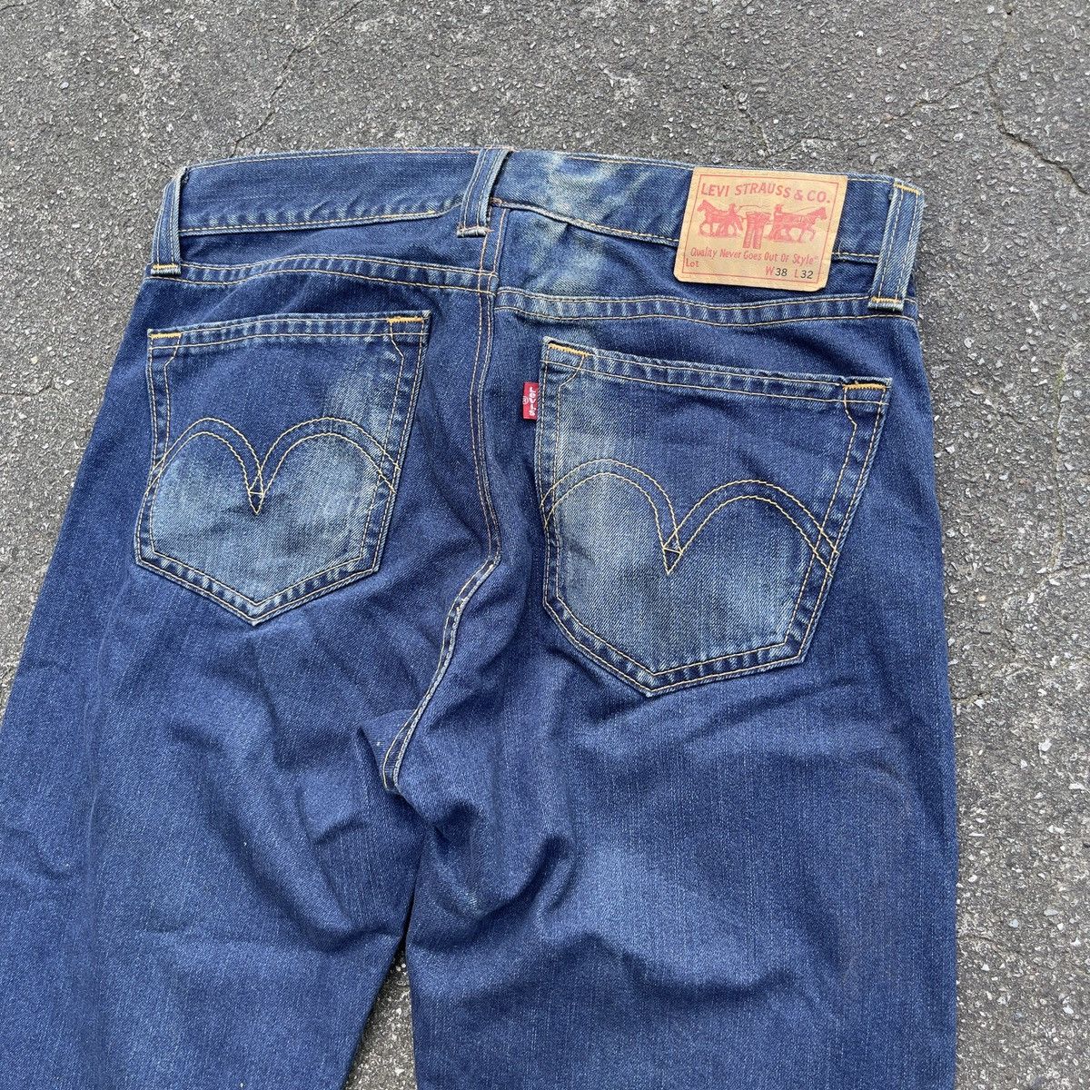 Vintage Y2K Levi’s TYPE-1 Wide Leg Boot Cut Jeans