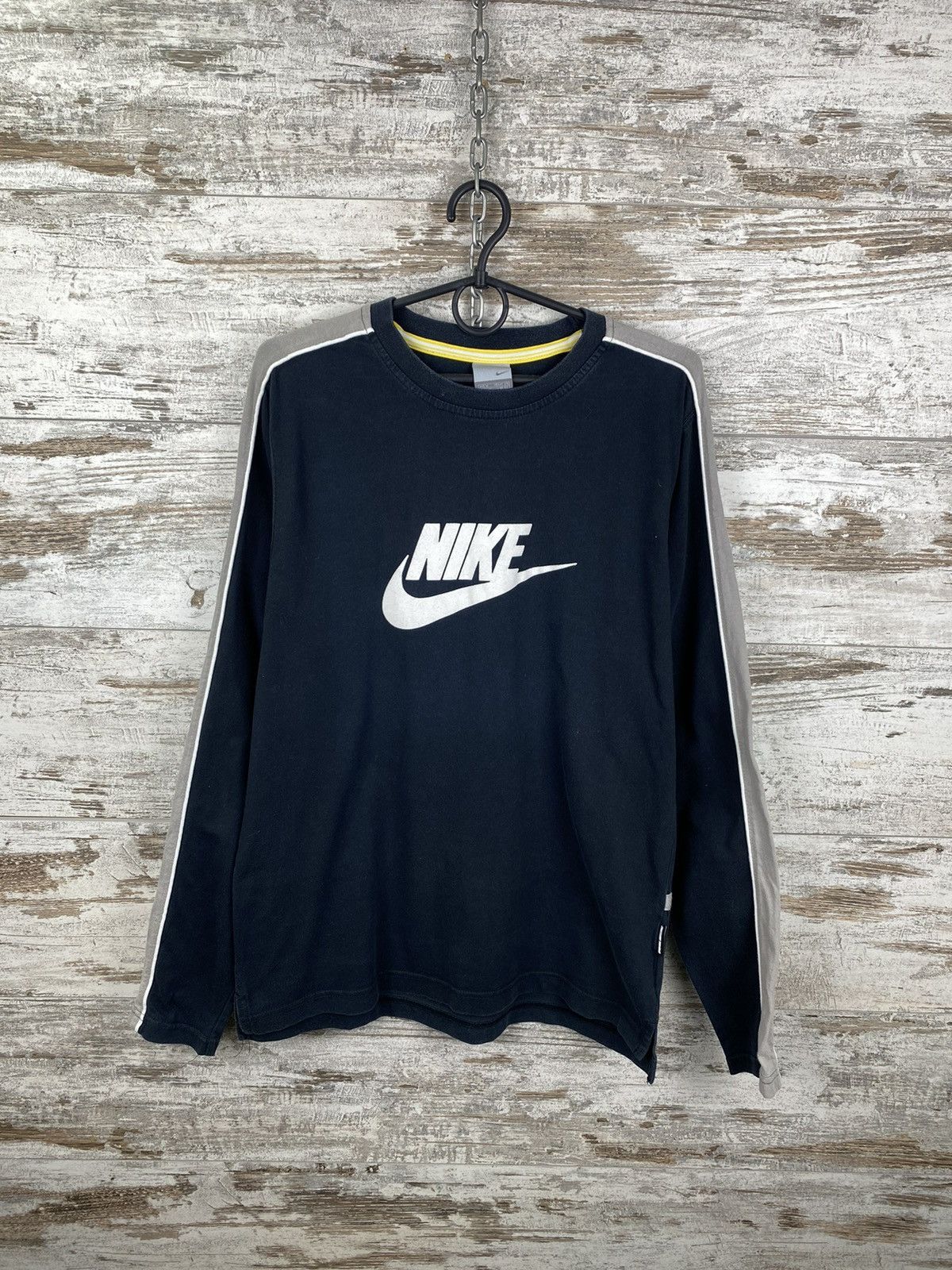 Nike Mens Vintage Nike Sweatshirt centre logo y2k rare swoosh acg Size US M / EU 48-50 / 2 - 1 Thumbnail
