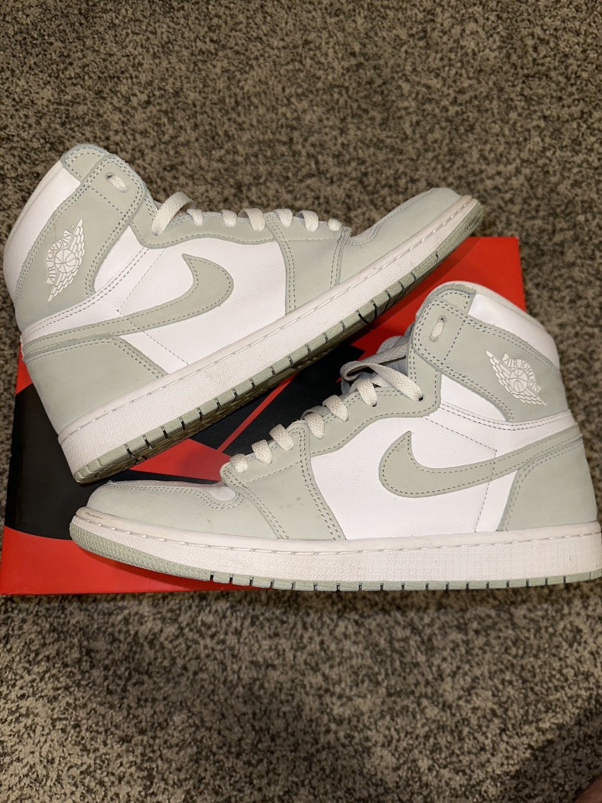 Jordan Brand Jordan 1 High OG Seafoam Size US 10 / EU 43 - 2 Thumbnail