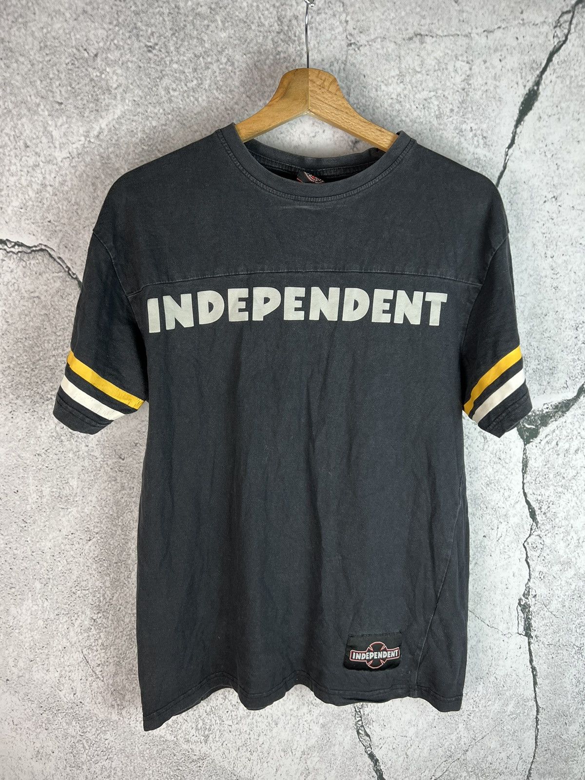 Independent Trading Co. Independent vintage spell out tshirt Size US M / EU 48-50 / 2 - 1 Thumbnail