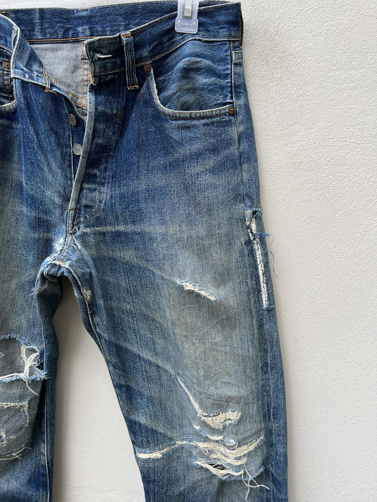 Levi's Vintage Clothing VTG 90s Levi’s 501XX #555 Rips Damaged Denim Selvedge Jeans Size US 31 - 12 Thumbnail