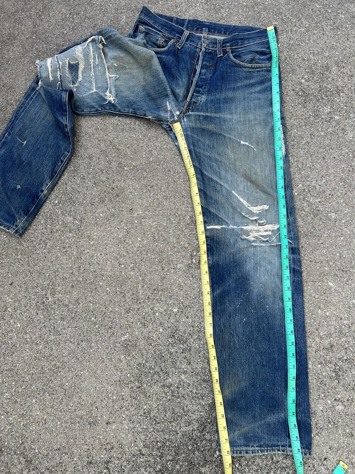 Levi's Vintage Clothing VTG 90s Levi’s 501XX #555 Rips Damaged Denim Selvedge Jeans Size US 31 - 4 Thumbnail