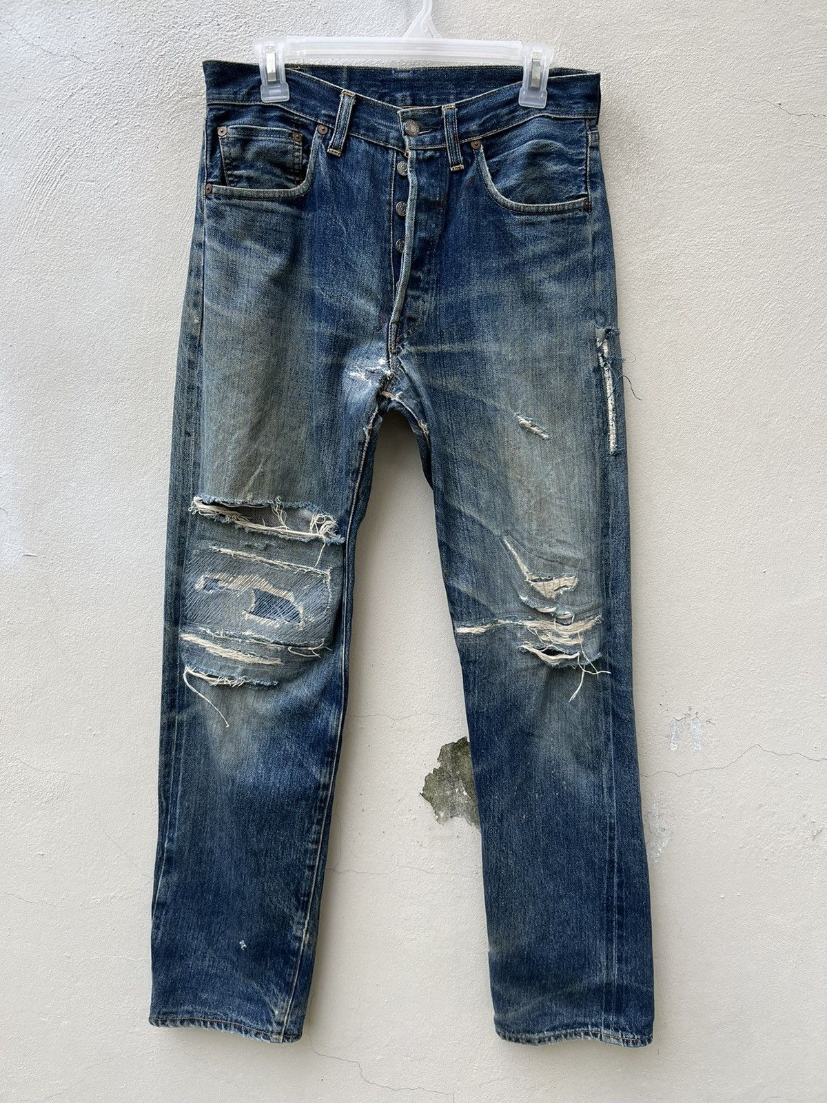 Levi's Vintage Clothing VTG 90s Levi’s 501XX #555 Rips Damaged Denim Selvedge Jeans Size US 31 - 6 Thumbnail