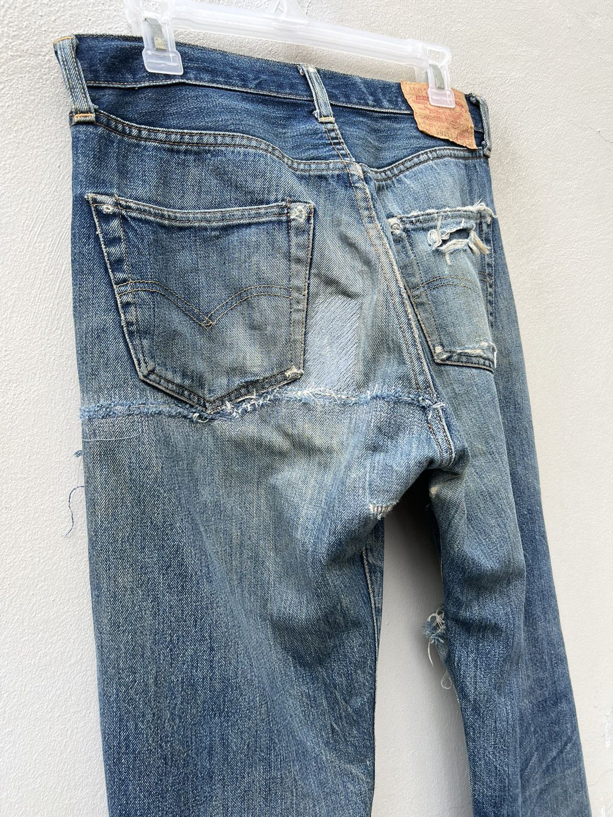 Levi's Vintage Clothing VTG 90s Levi’s 501XX #555 Rips Damaged Denim Selvedge Jeans Size US 31 - 18 Thumbnail