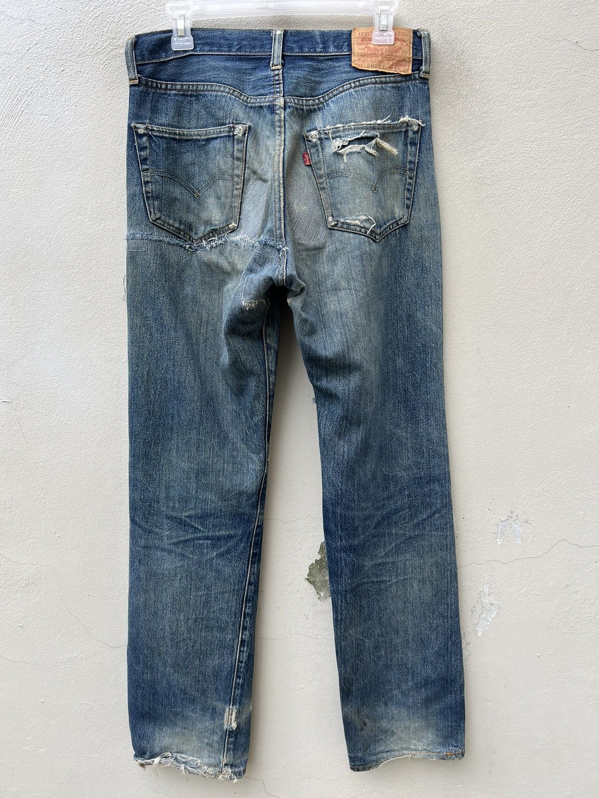 Levi's Vintage Clothing VTG 90s Levi’s 501XX #555 Rips Damaged Denim Selvedge Jeans Size US 31 - 17 Thumbnail