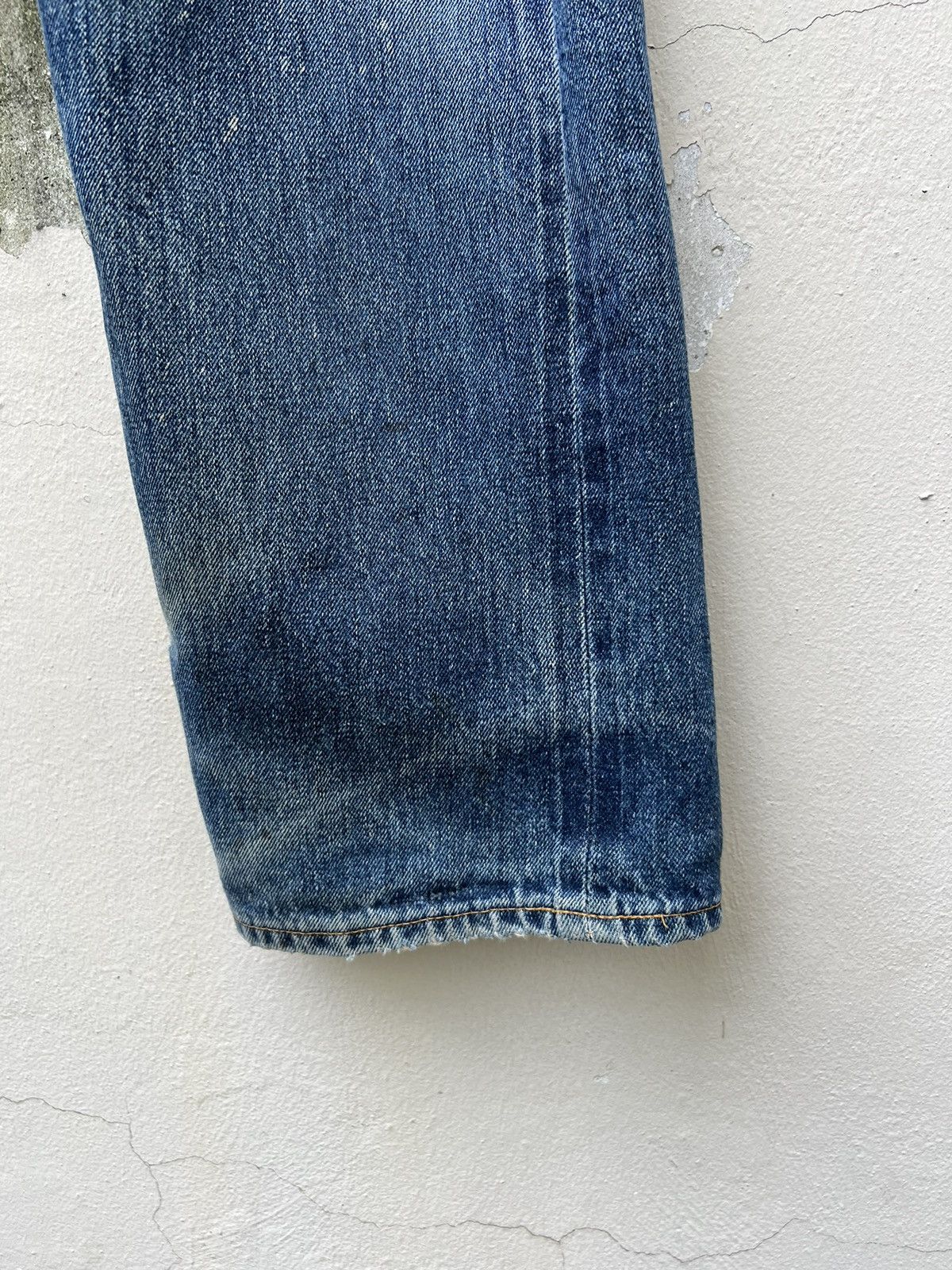 Levi's Vintage Clothing VTG 90s Levi’s 501XX #555 Rips Damaged Denim Selvedge Jeans Size US 31 - 15 Thumbnail