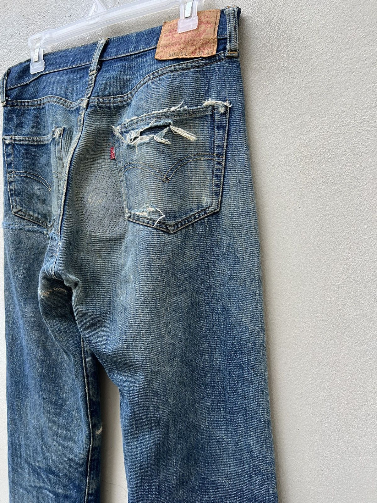Levi's Vintage Clothing VTG 90s Levi’s 501XX #555 Rips Damaged Denim Selvedge Jeans Size US 31 - 20 Thumbnail