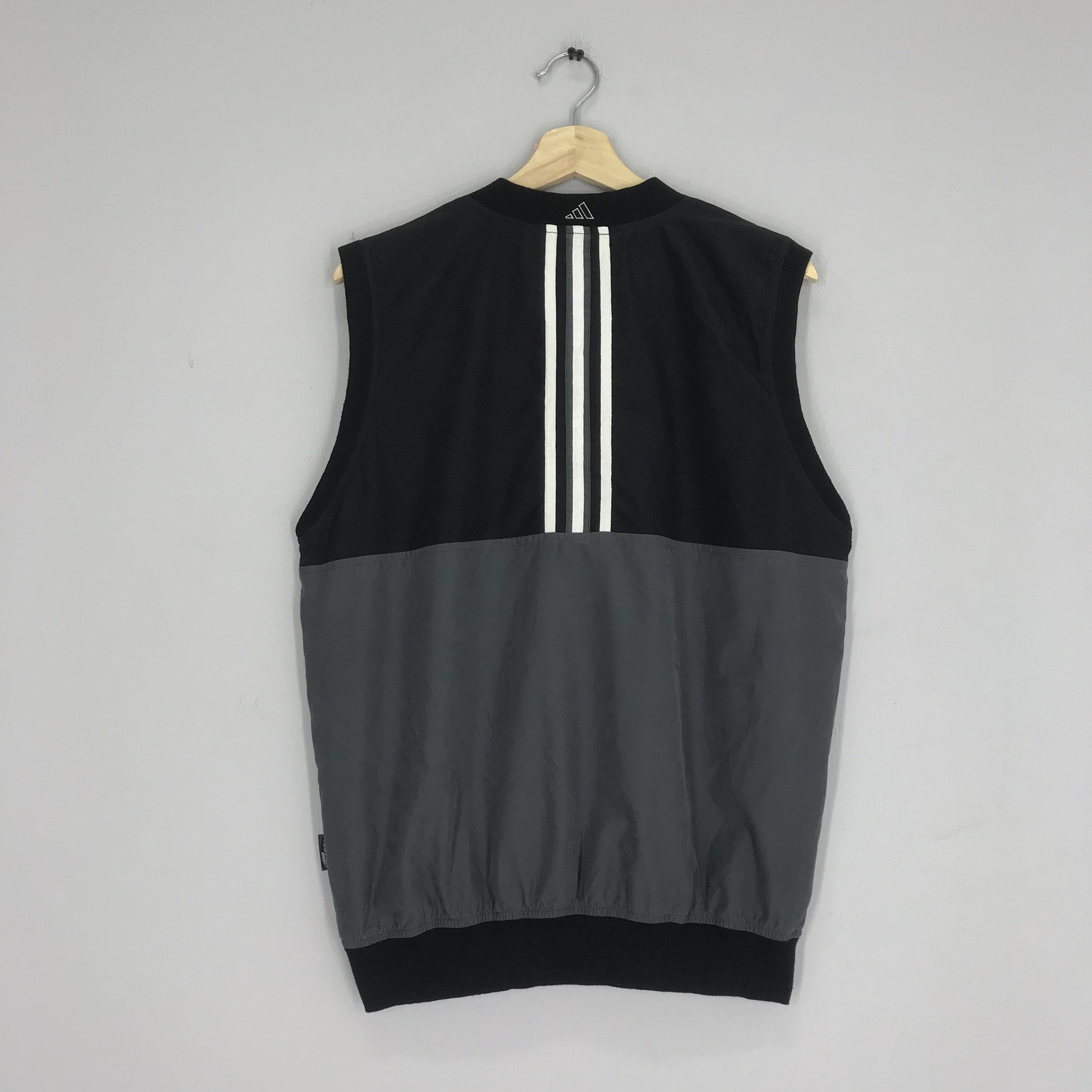 Adidas Vintage Adidas Sleeve Less Training Windbreaker Adidas Size US M / EU 48-50 / 2 - 2 Thumbnail
