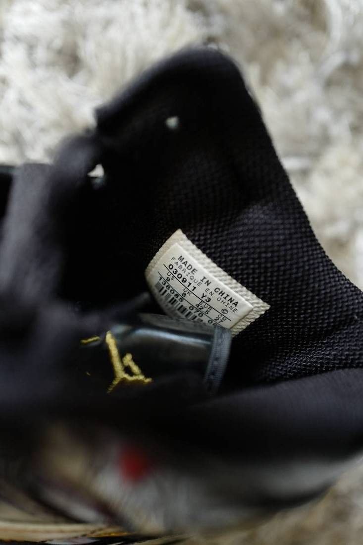 Jordan Brand 2003 Air Jordan 1 Retro (Patent Black/Metallic Gold) Size US 9 / EU 42 - 7 Thumbnail