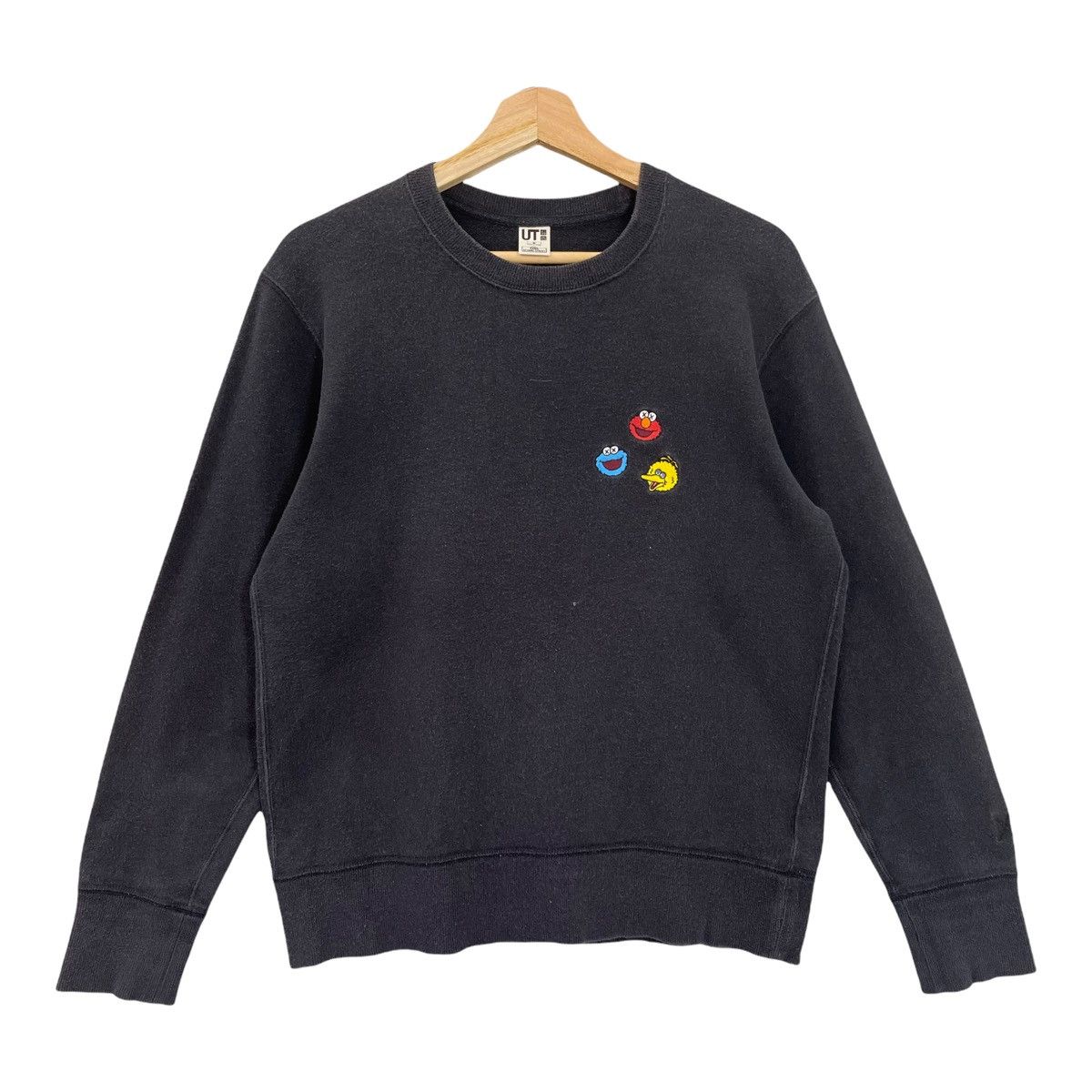 Japanese Brand Uniqlo x Kaws Small Logo Crewneck Sweatshirt Size S Size US S / EU 44-46 / 1 - 1 Thumbnail