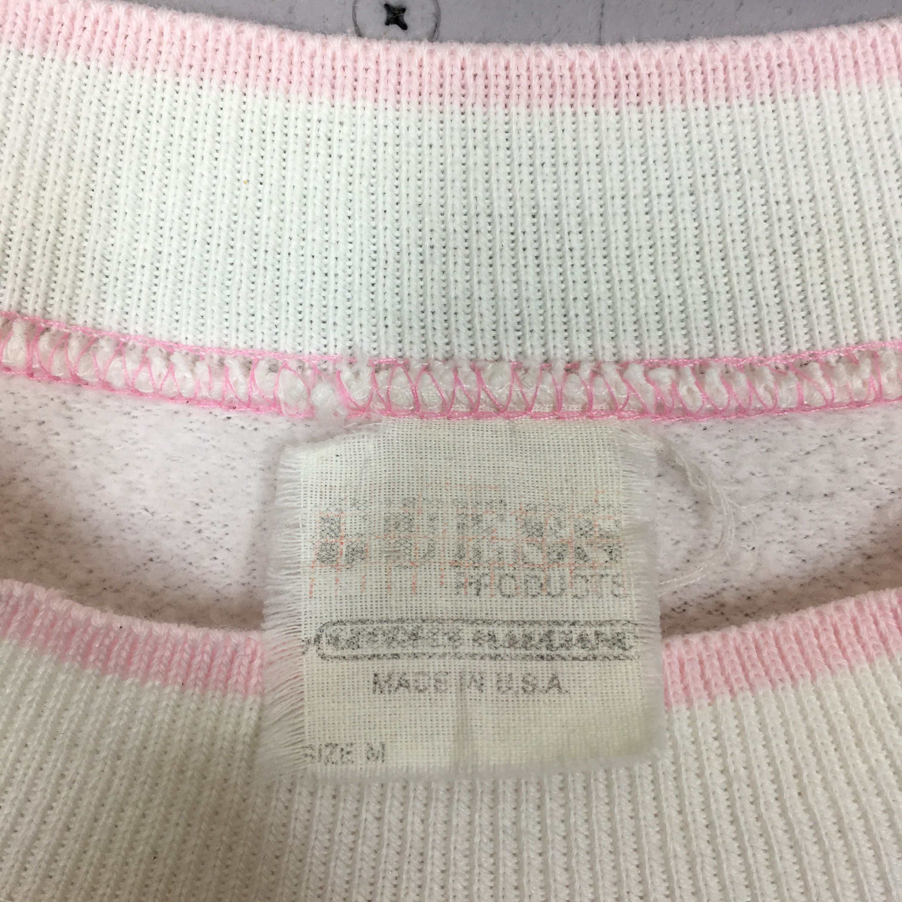 Guess × Vintage Vintage 90's Guess Products Soft Pink Sweatshirt Medium Size US M / EU 48-50 / 2 - 5 Thumbnail