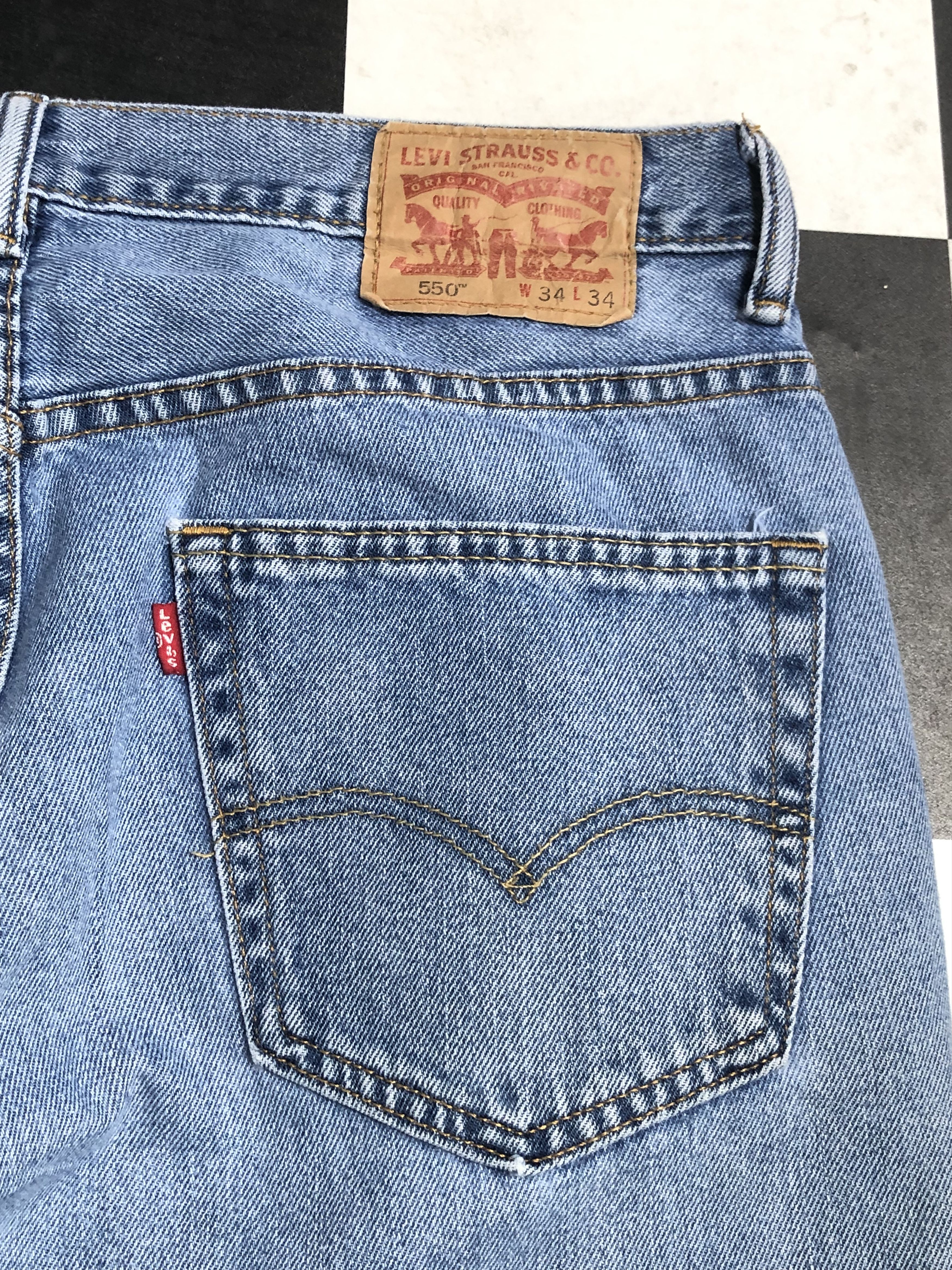 Vintage Levi's 550 Relaxed Fit Jeans L457