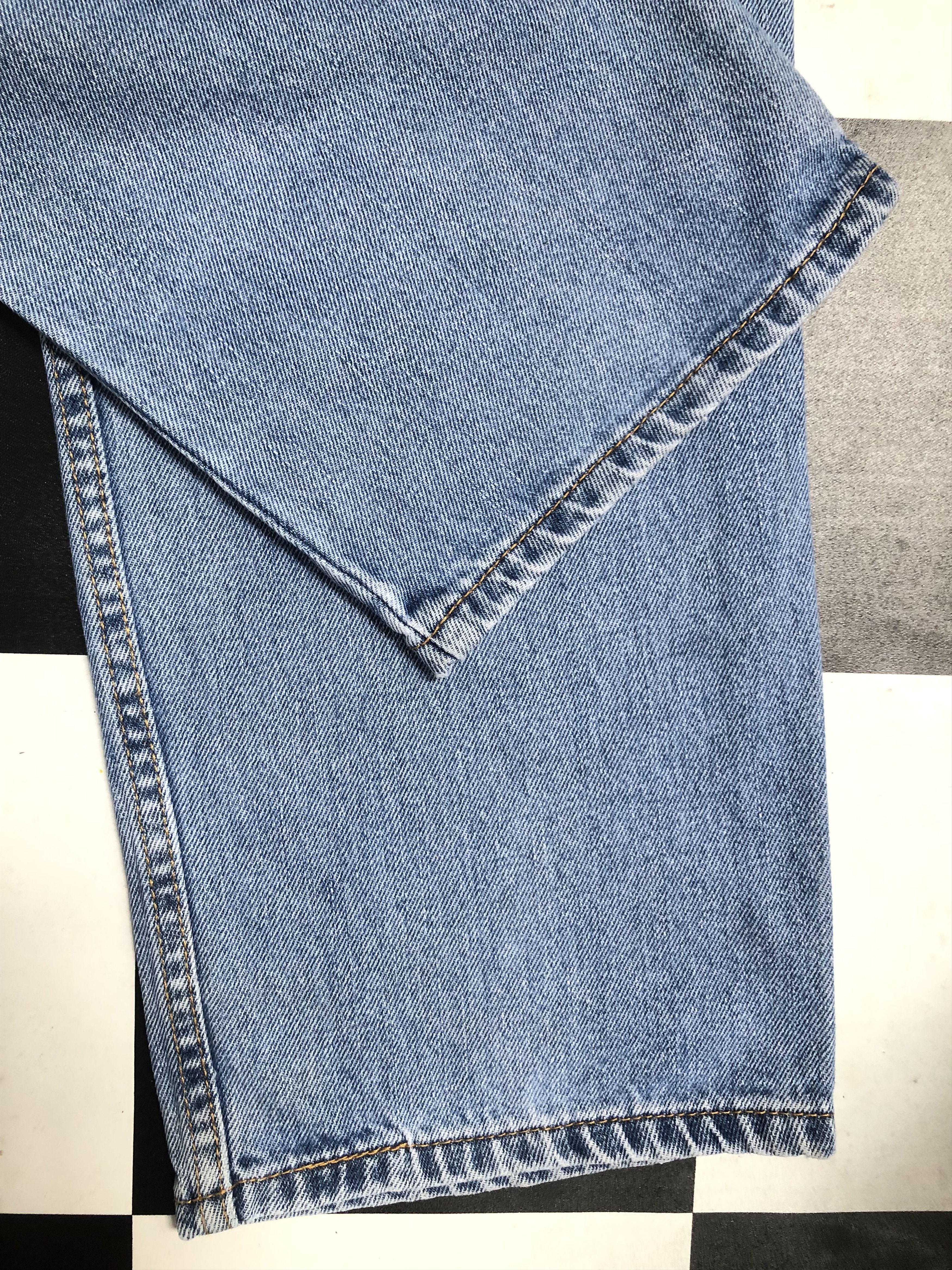 Vintage Levi's 550 Relaxed Fit Jeans L457