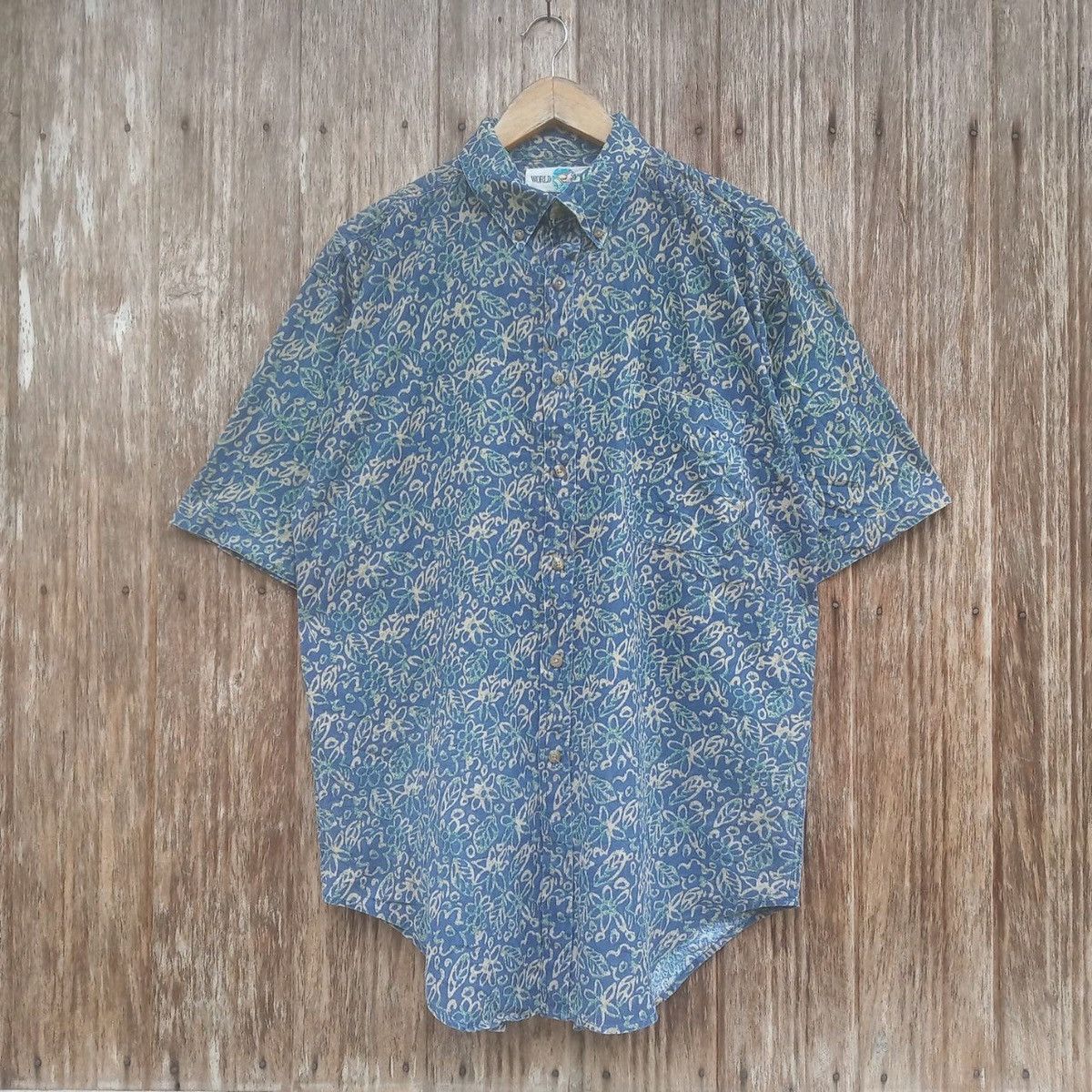Arts & Science World Island Overprinted Style Beach Wear Hawaii Size US L / EU 52-54 / 3 - 1 Thumbnail