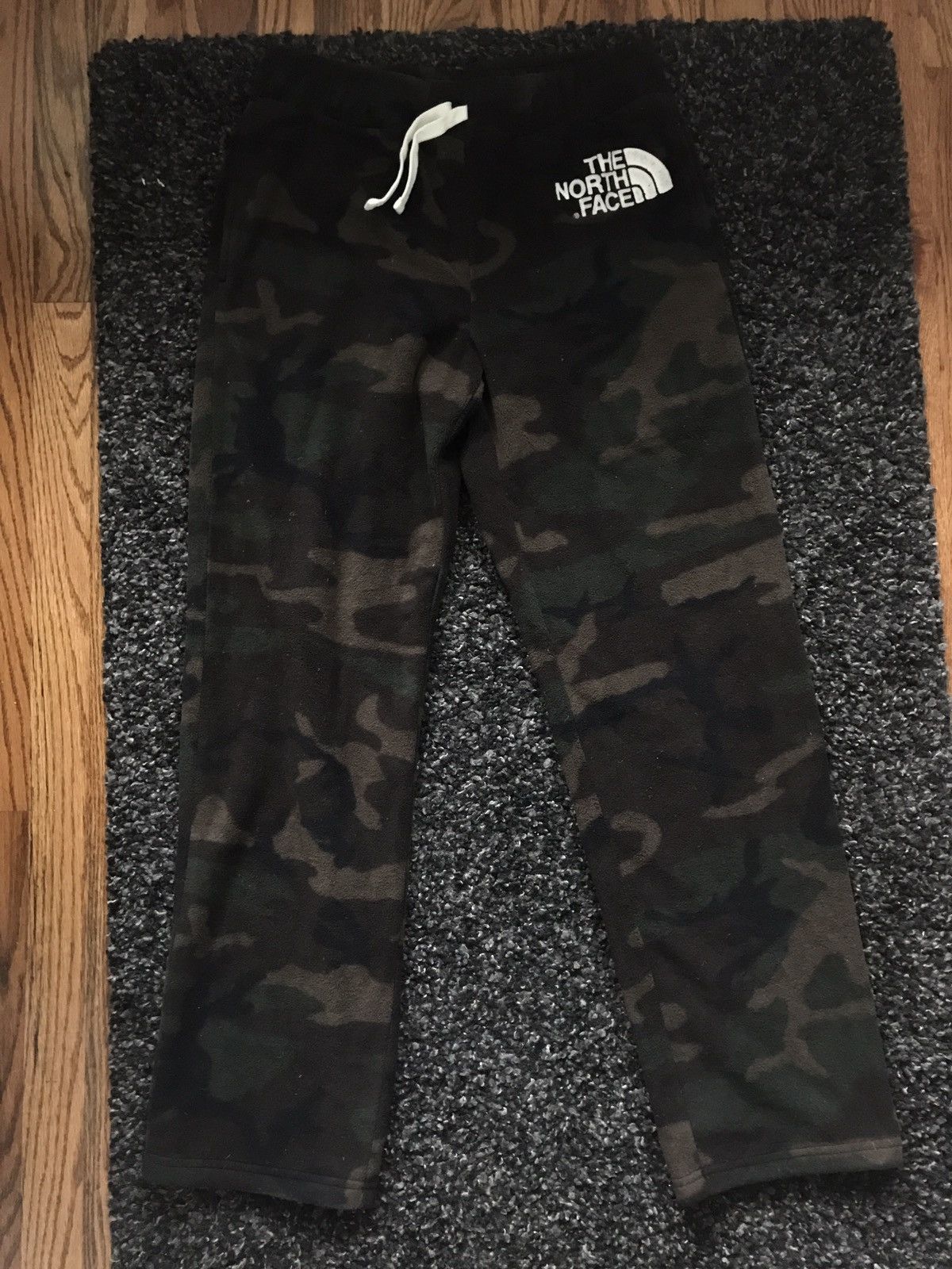 image of The North Face Japan Unlimited Camo Polar Fleece Sweats in Woodland Camo, Men's (Size 33)