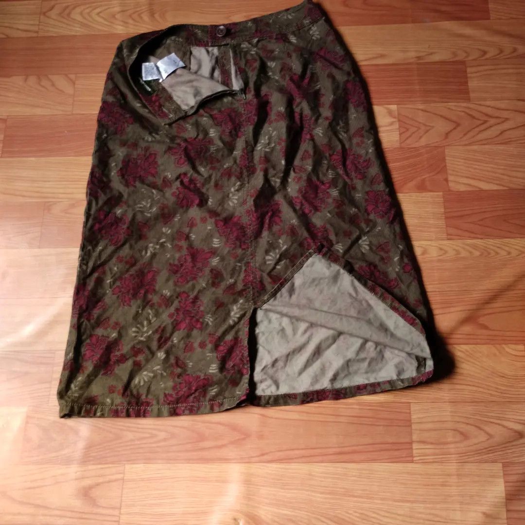 Eddie Bauer × Le Grande Bleu (L.G.B.) × Vintage Eddie Bauer Skirt Corduroy Flower pattern Size 30" / US 8 / IT 44 - 5 Thumbnail