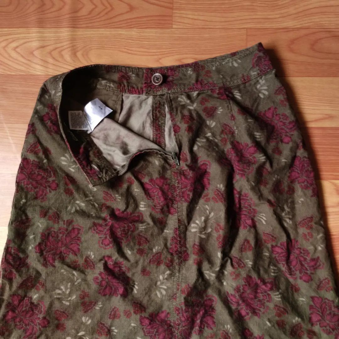 Eddie Bauer × Le Grande Bleu (L.G.B.) × Vintage Eddie Bauer Skirt Corduroy Flower pattern Size 30" / US 8 / IT 44 - 4 Thumbnail