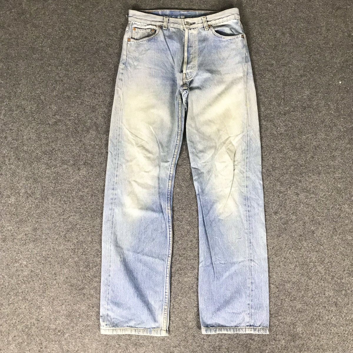image of Vintage Rusty Faded Blue Levis 501 Jeans Light Washed Denim in Light Blue, Men's (Size 28)